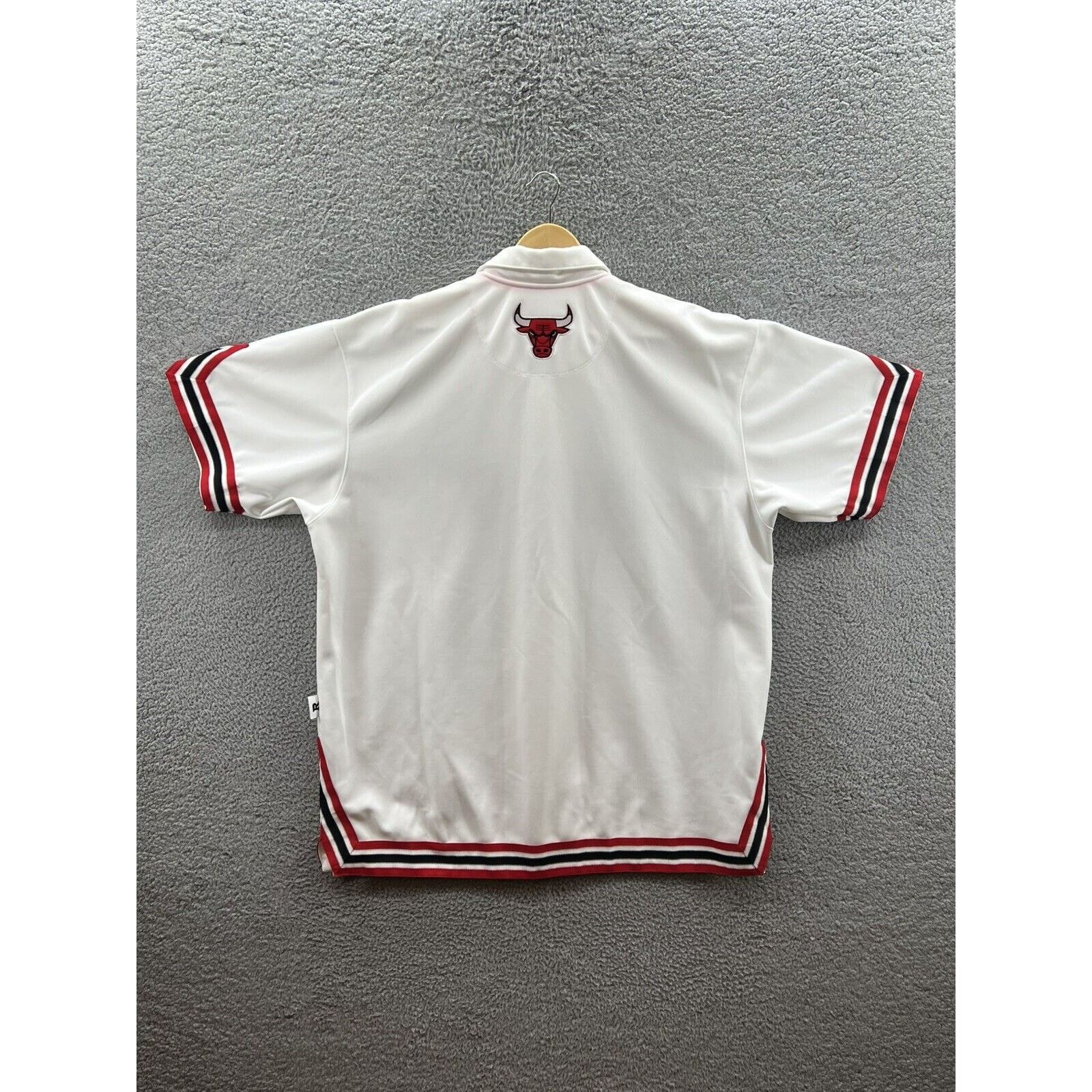 Nike Nike Chicago Bulls Warm Up Jersey Shirt Jordan 84 Retro 2004 Size US XXL / EU 58 / 5 - 2 Thumbnail