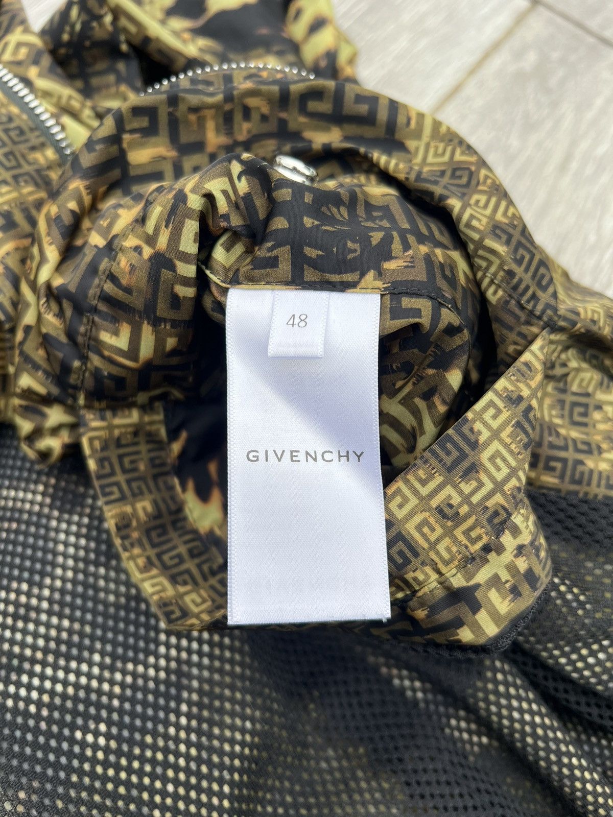 Givenchy Givenchy camouflage printed zip Size US L / EU 52-54 / 3 - 11 Thumbnail