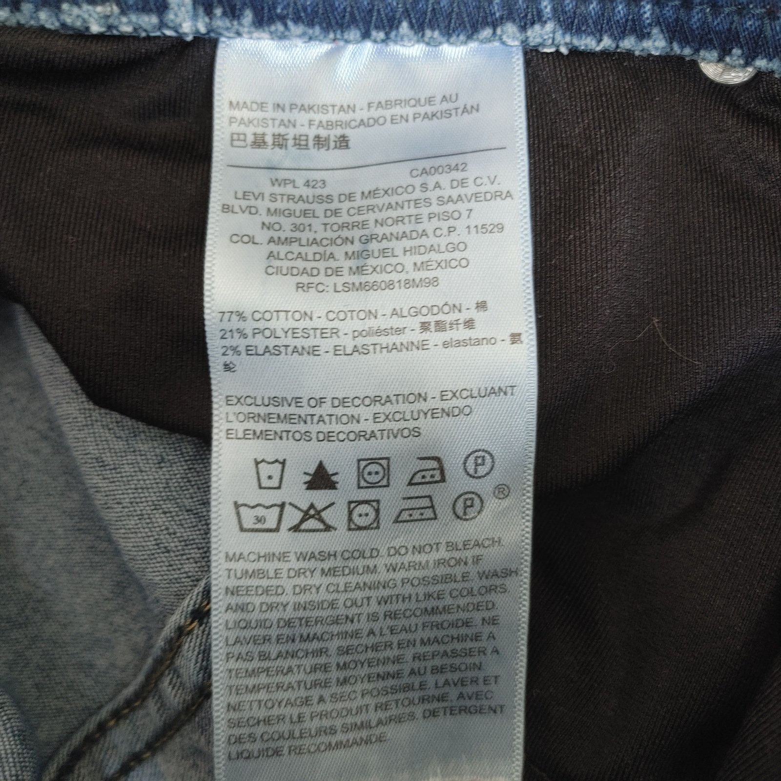 Levi's Levi's Women's 12S Totally Shaping PullOn Skinny Jeans Size 34" / US 12 / IT 48 - 4 Thumbnail