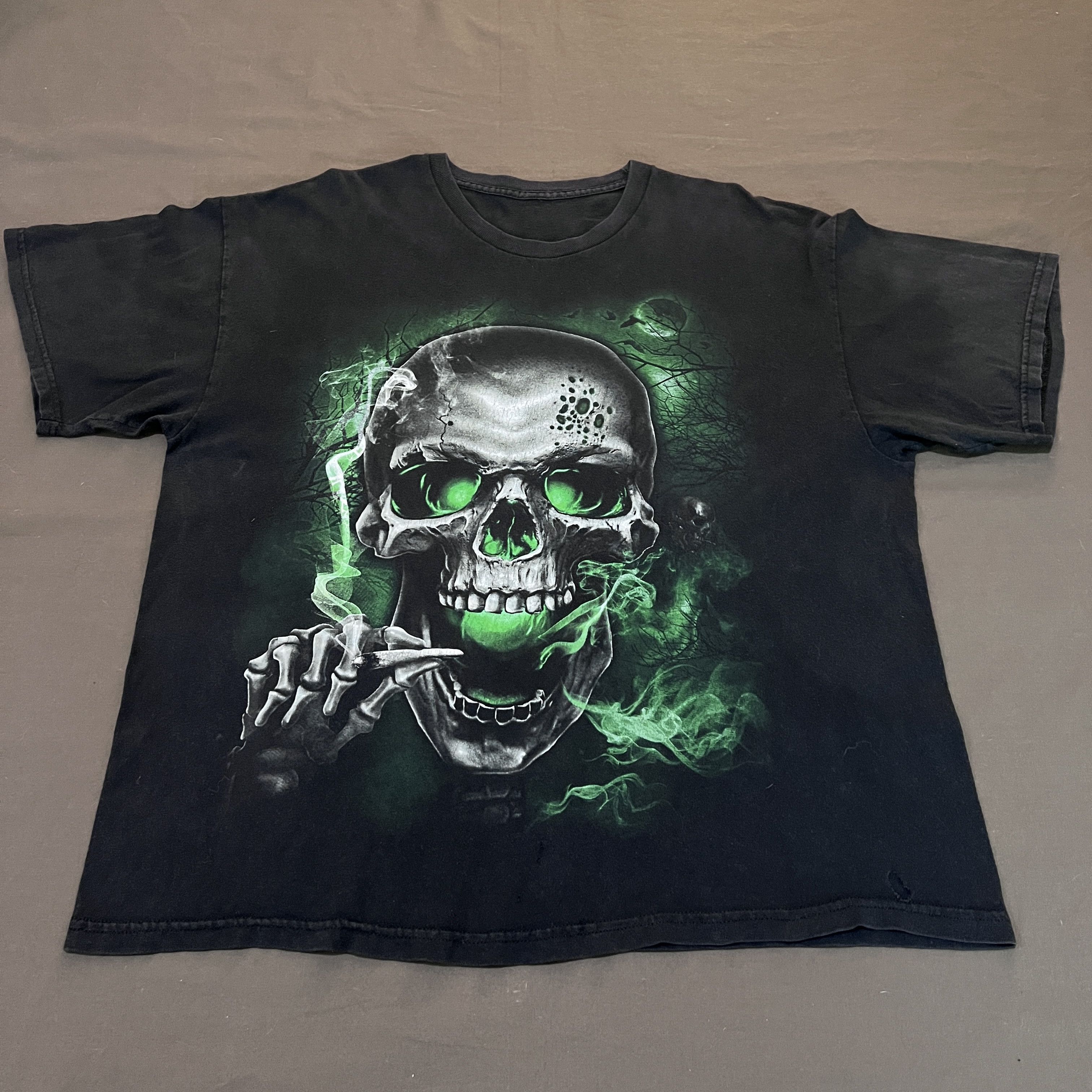 Vintage Vintage Y2K Skull Smokers weed Tee Faded XL Marijuana Size US XL / EU 56 / 4 - 1 Thumbnail