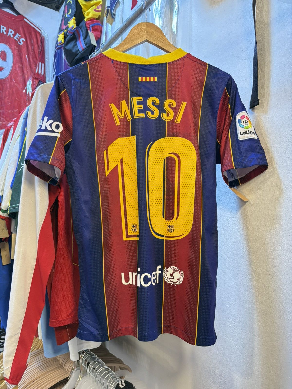 Nike 2020 FC Barcelona Home Kit MESSI 10 Size US S / EU 44-46 / 1 - 1 Thumbnail