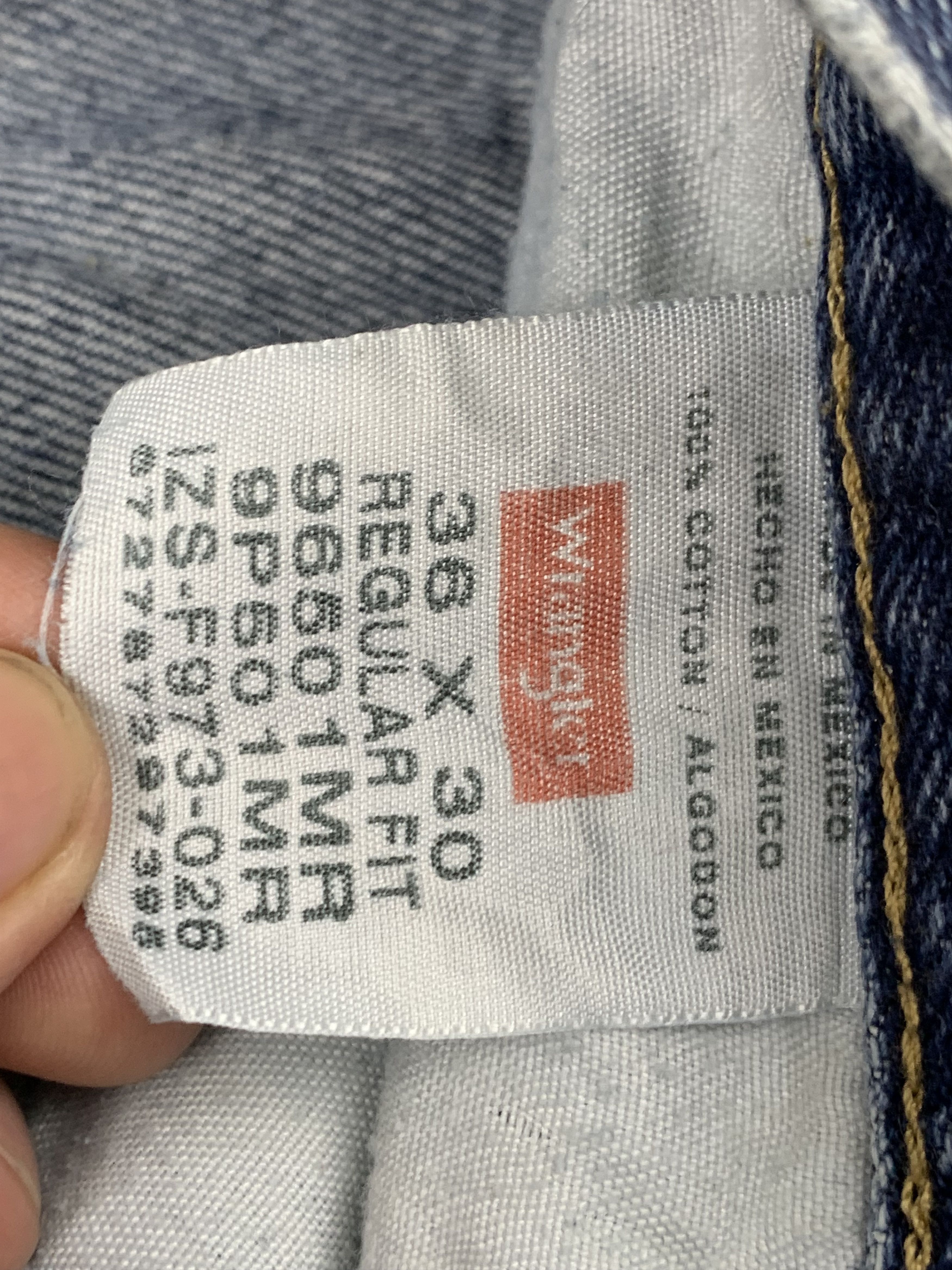 Vintage Vintage Wrangler Faded Blue Jeans DP1702 Size US 35 - 6 Thumbnail