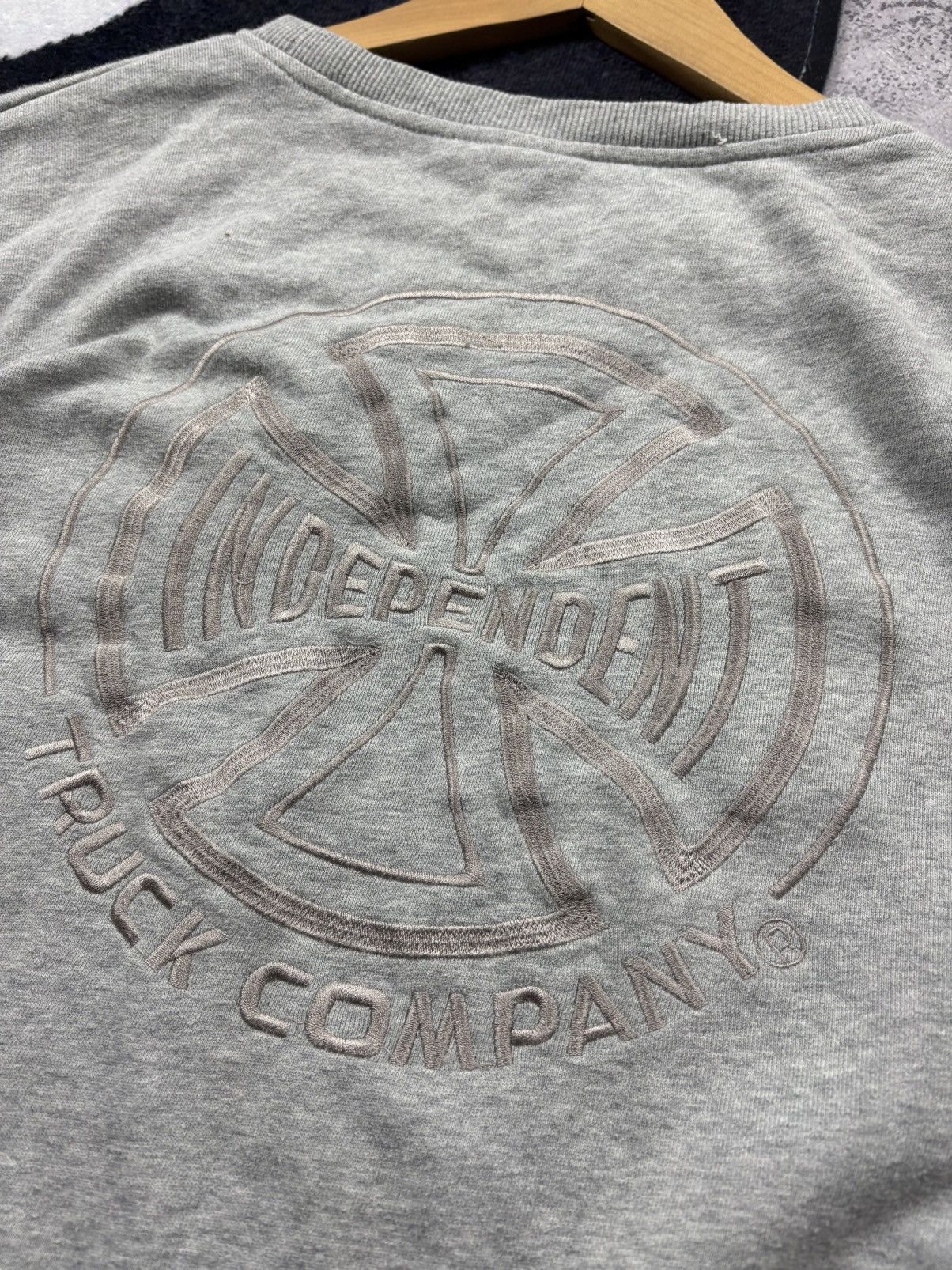 Independent Truck Co. INDEPENDENT Truck Company Vintage Big Logo Sweatshirt Rare Size US XL / EU 56 / 4 - 9 Thumbnail