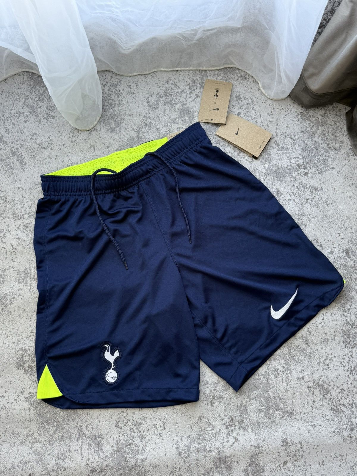Nike Tottenham Hotspur 2022/2023 Nike Shorts Size US 30 / EU 46 - 1 Thumbnail