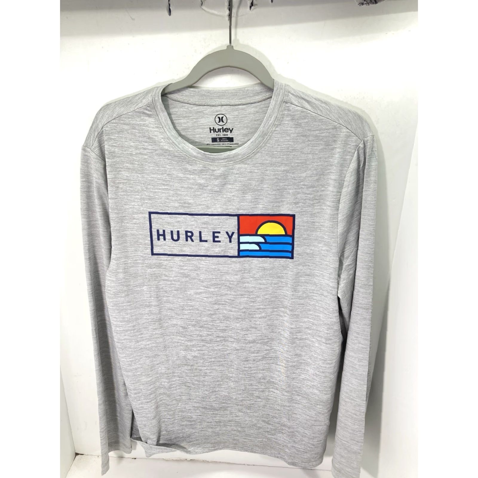 Hurley Hurley UV TShirt Men Size S Gray Long Sleeve Moisture Wicking Pullover NWOT Size US S / EU 44-46 / 1 - 2 Thumbnail