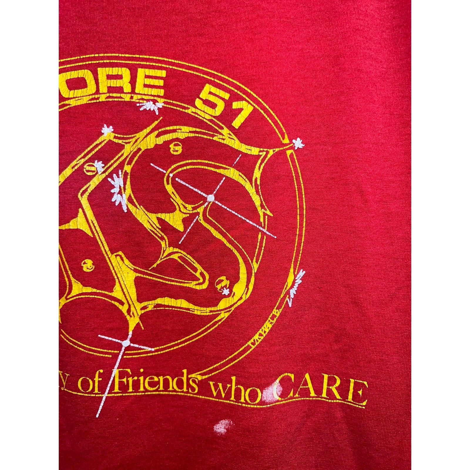Vintage Vintage Family Of Friends Shirt Store 51 KS Kansas Tee 90s L Size US L / EU 52-54 / 3 - 4 Thumbnail