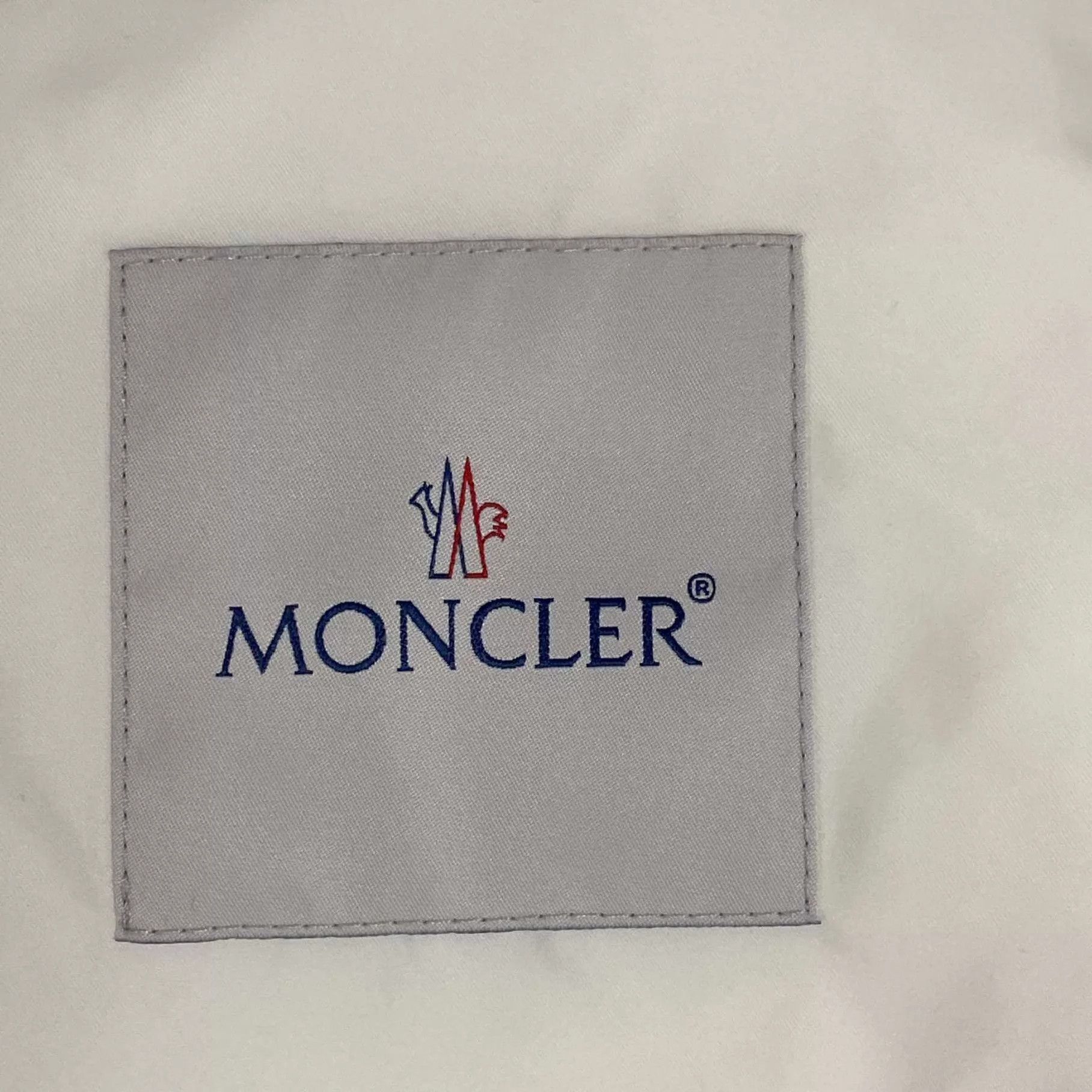 Moncler Moncler new sleeve patch logo shell jacket size 1 Size S / US 4 / IT 40 - 5 Thumbnail