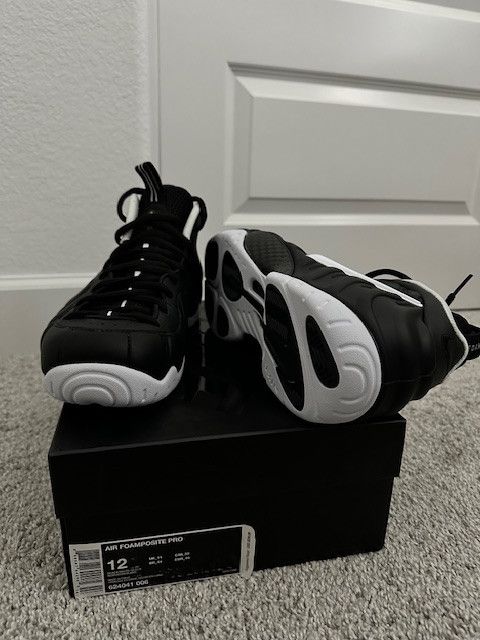 MF Doom × Nike Nike Air Foamposite Pro 2016 Dr. Doom Size 12 Black-White Size US 12 / EU 45 - 4 Thumbnail