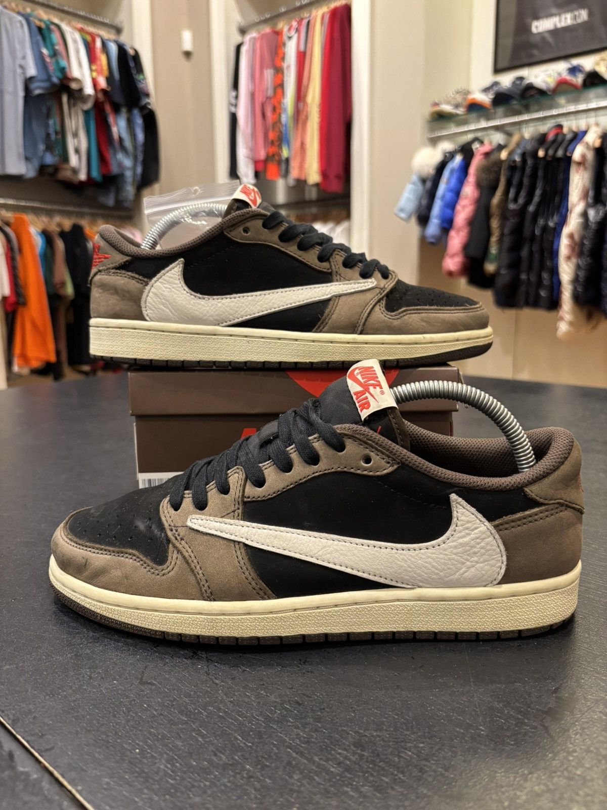 Jordan Brand × Travis Scott Jordan 1 low travis scott mocha Size US 8 / EU 41 - 2 Thumbnail