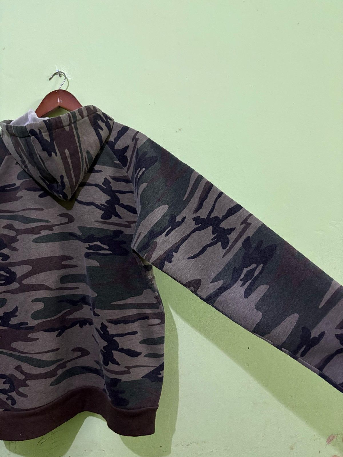 Carhartt VTG 90's Carhartt Camouflage Sweater Small Logo Design Size US L / EU 52-54 / 3 - 13 Thumbnail