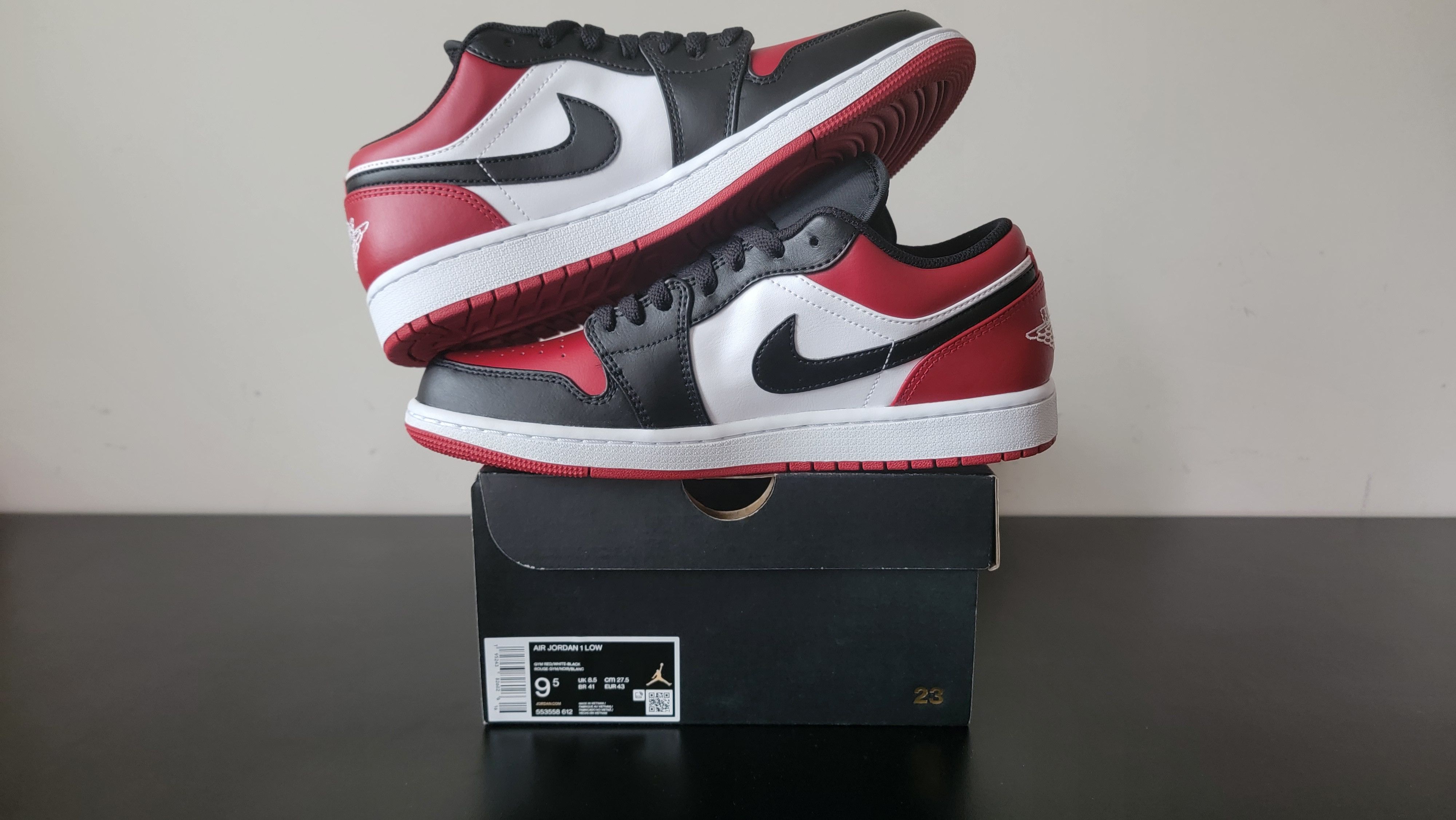 Jordan Brand Air Jordan 1 Low Bred Toe Size US 9.5 / EU 42-43 - 6 Thumbnail