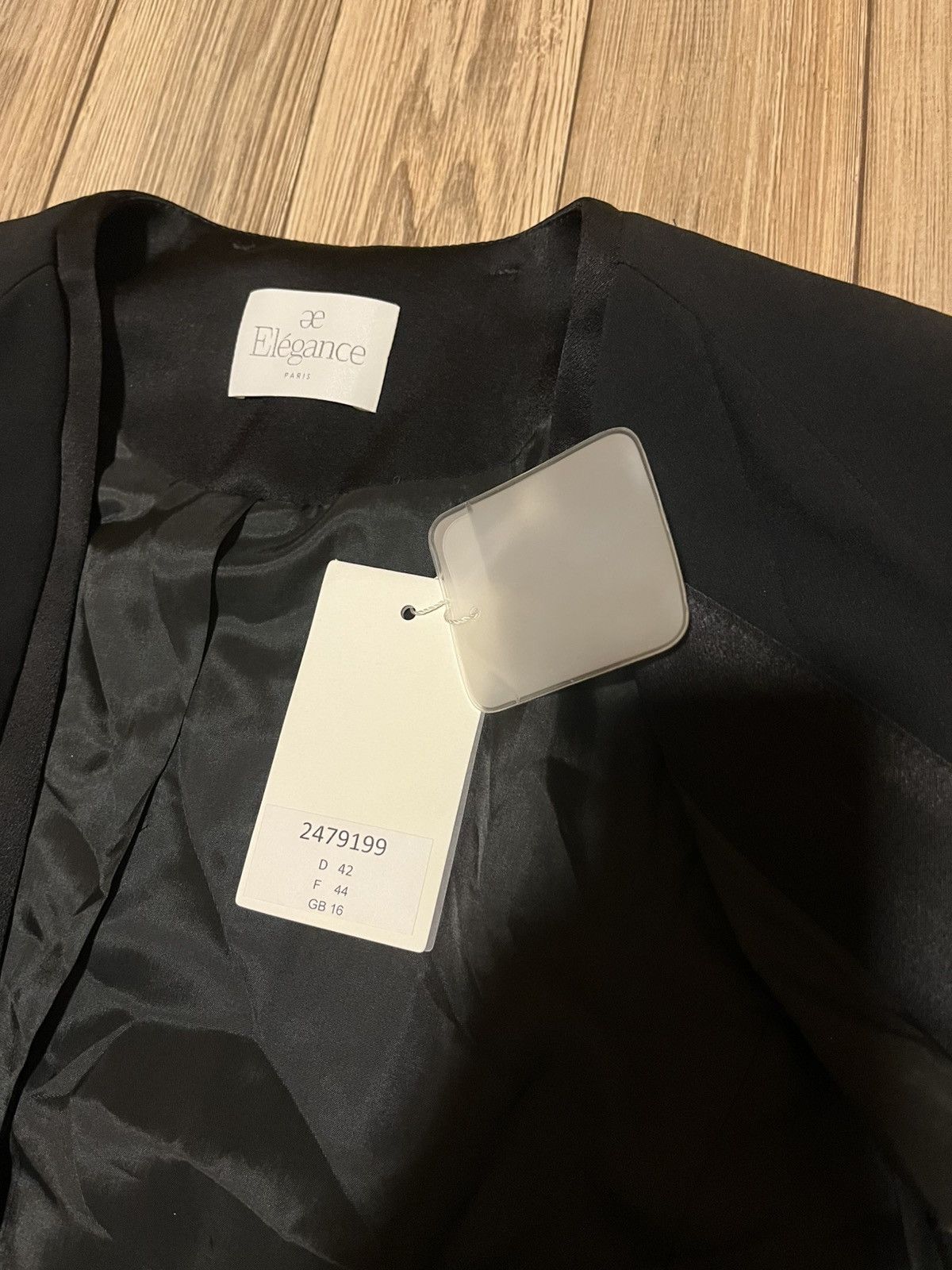 Other Elegance Paris women suit Size M / US 6-8 / IT 42-44 - 6 Thumbnail