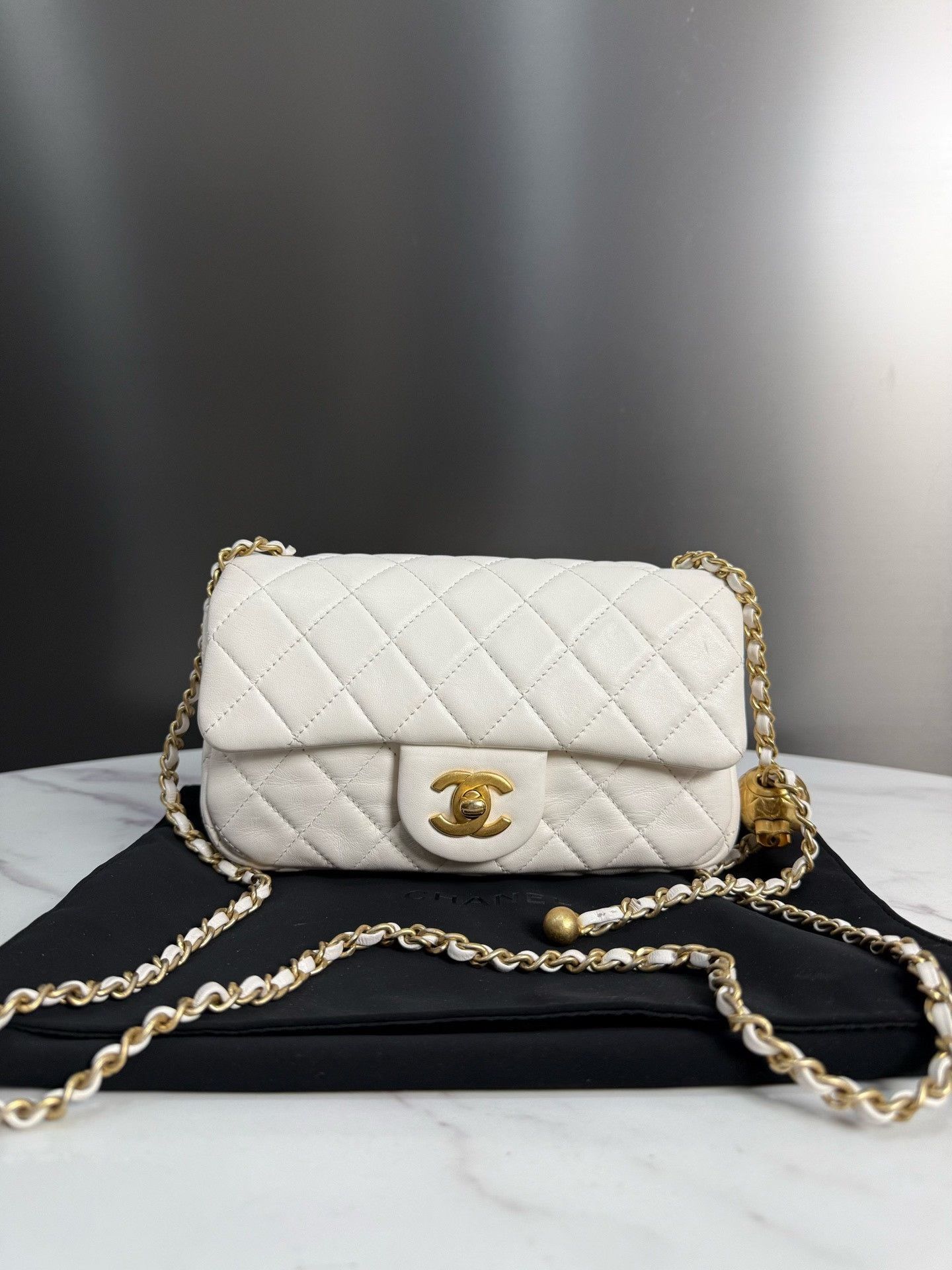 Chanel Pre-loved Bag Very good condition Size ONE SIZE - 1 Thumbnail