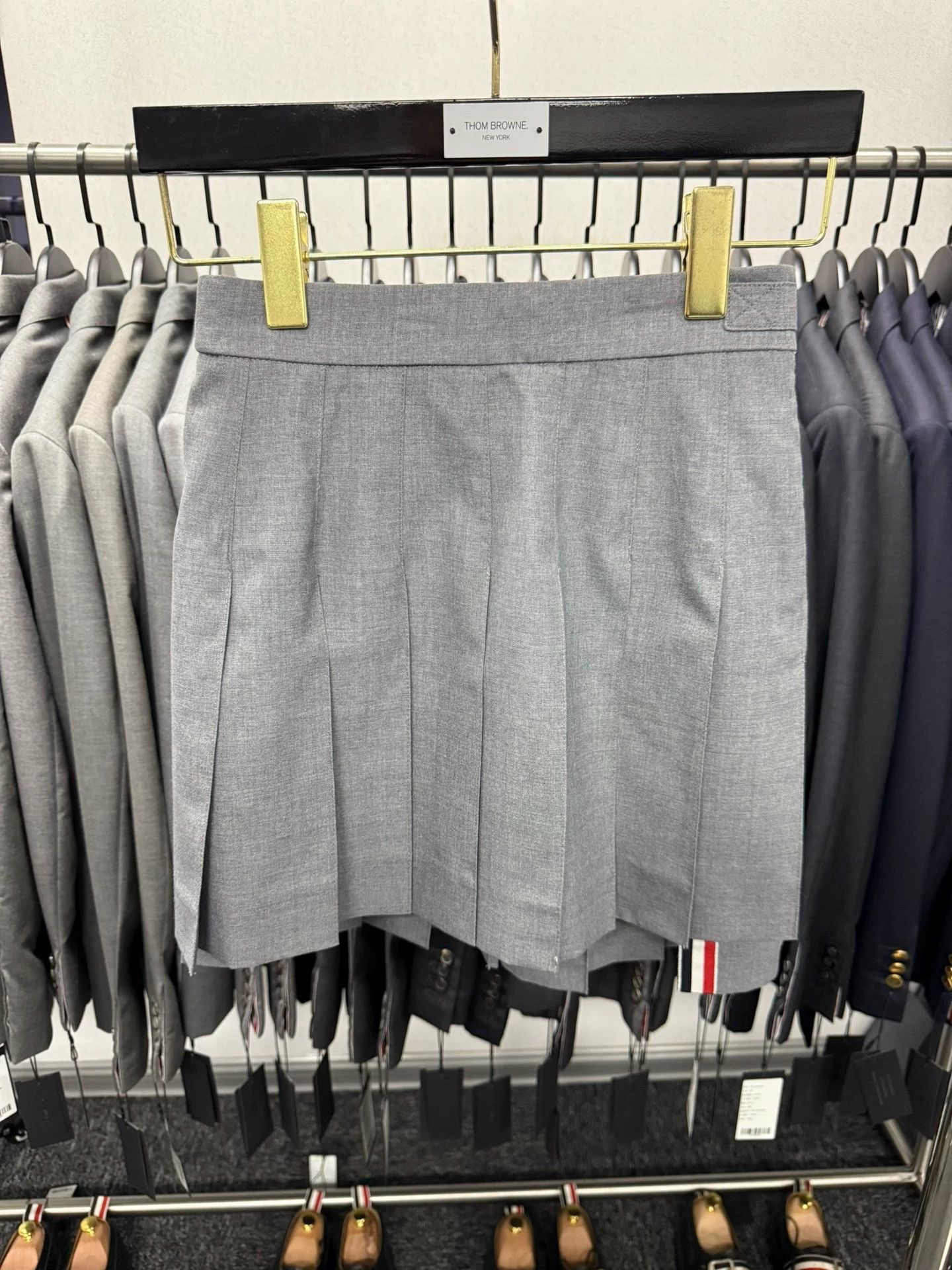 Thom Browne Thom Browne Women's Classic Mid Gray Pleated Skirt Size 36 Size 25" / US 0 / IT 36 - 1 Thumbnail