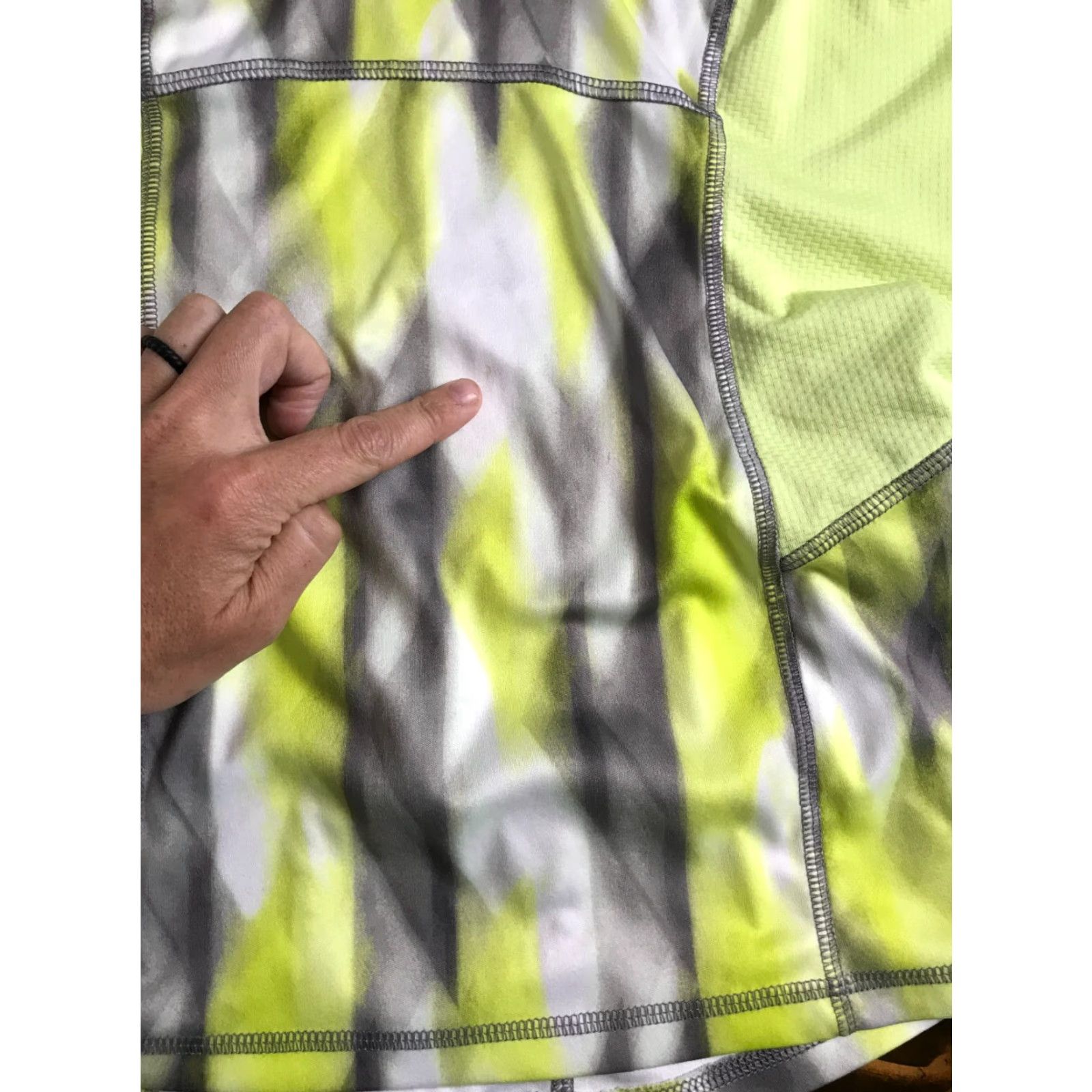 Tek Gear Tek Gear Tank Top Women's Size Small Neon Green Activewear Sleeveless Shirt/Top Womens Small Neon Green Activewear Tank Tek Gear Size S / US 4 / IT 40 - 7 Thumbnail