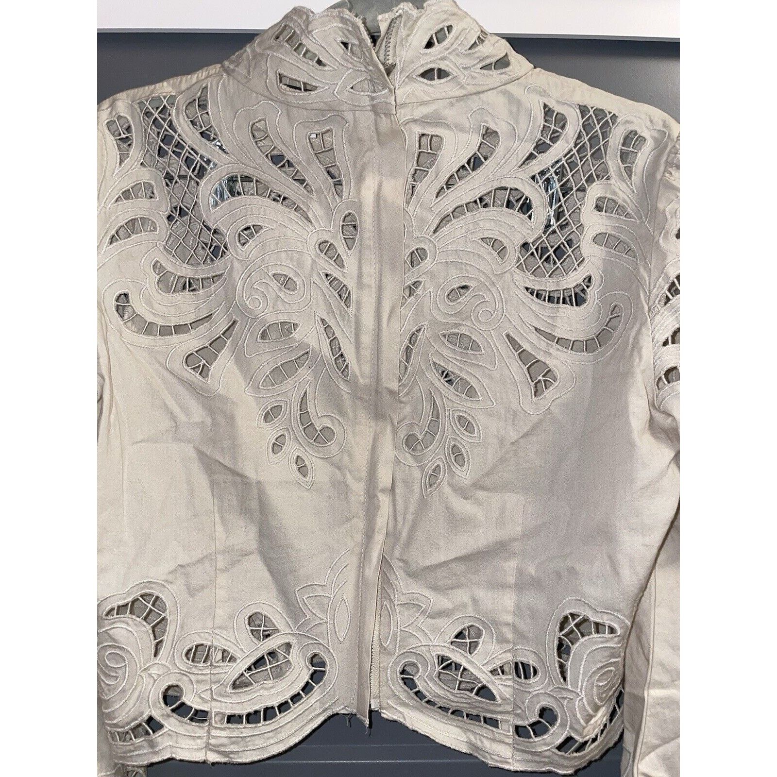INTERMIX INTERMIX Jasmine Organic Cotton Detailed Lace Cuff Blouse 6 Size M / US 6-8 / IT 42-44 - 9 Thumbnail