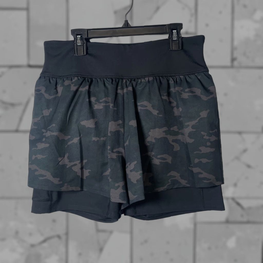 AMO VINTAGE Camo Women’s Athletic Shorts Biker Style Lined Size Large Black Activewear Size 36" / US 14 / IT 50 - 1 Thumbnail