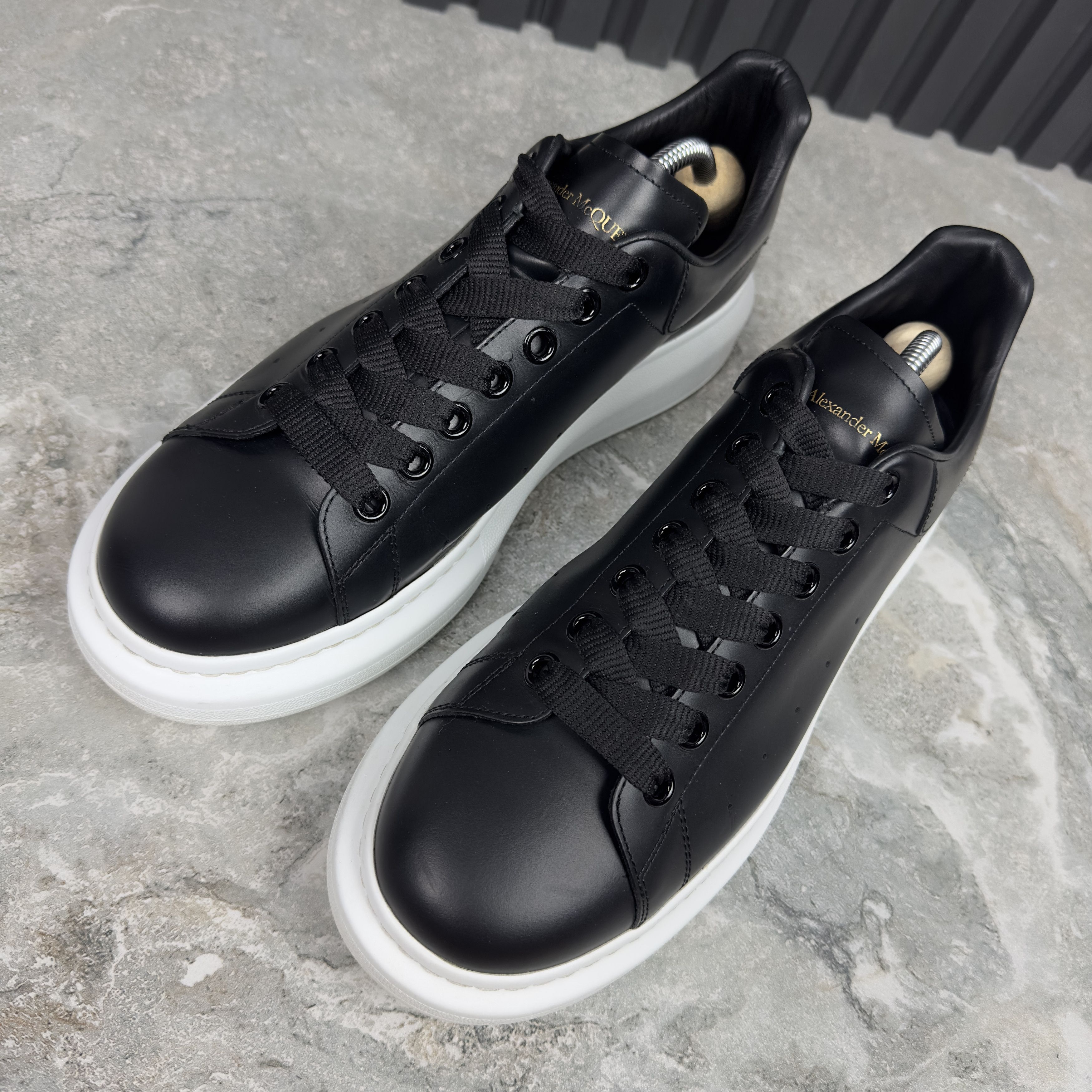 Alexander McQueen Alexander McQUEEN Sneakers Leather Size US 11 / EU 44 - 3 Thumbnail