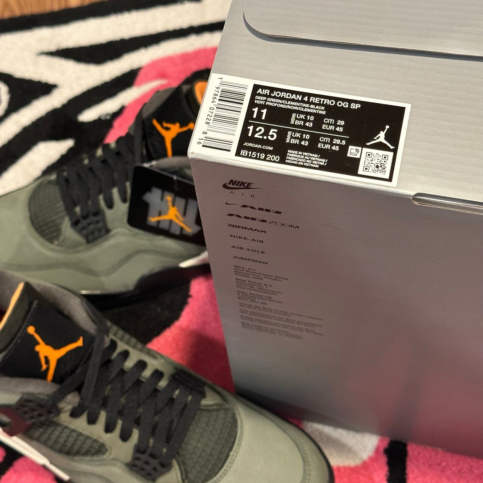 Nike Undefeated Nike x Jordan 4 Retro OG Size 11 (Brand New) Size US 11 / EU 44 - 6 Thumbnail