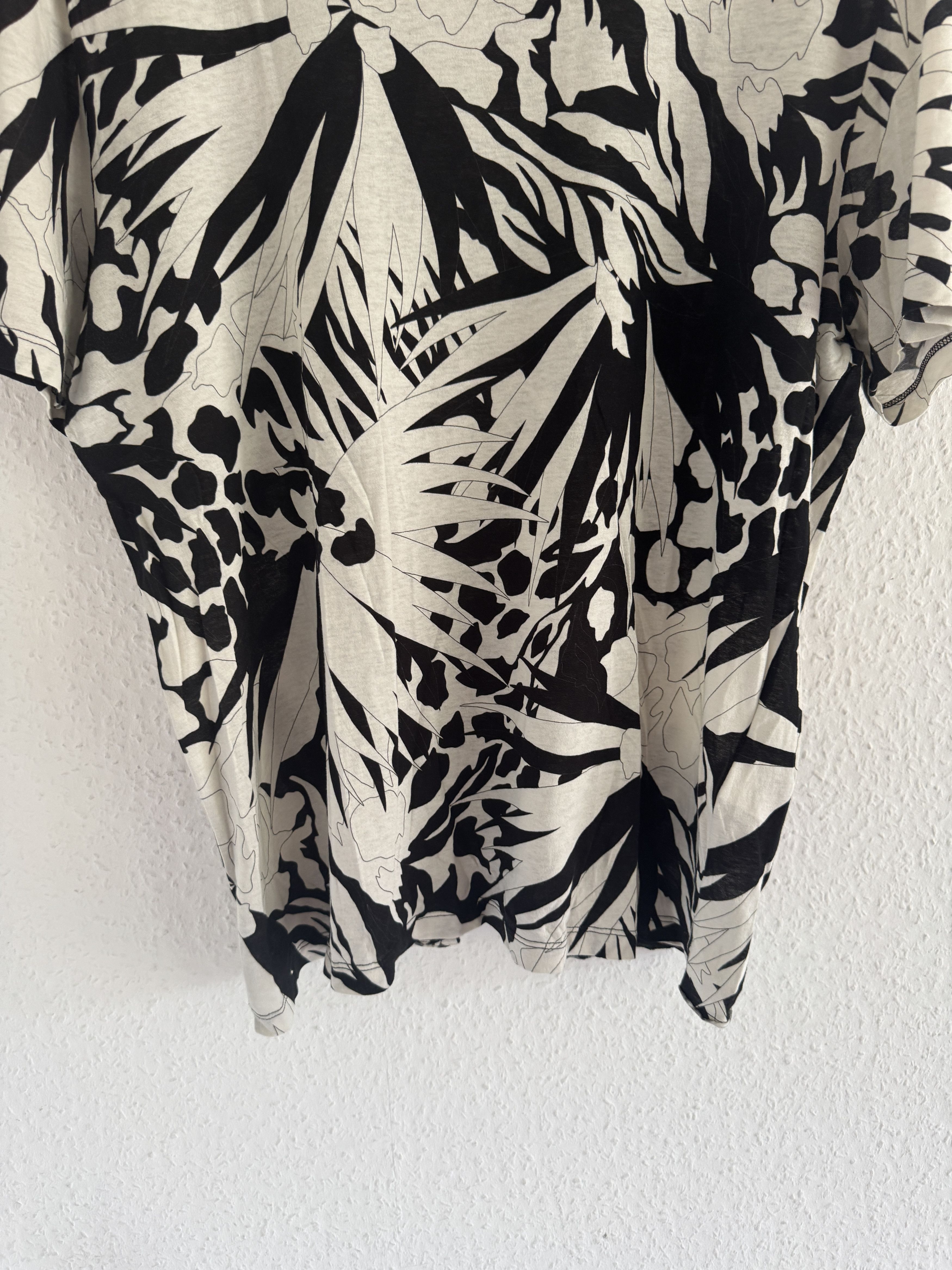 Saint Laurent Paris Jungle Flower Print T-Shirt Size US M / EU 48-50 / 2 - 7 Thumbnail