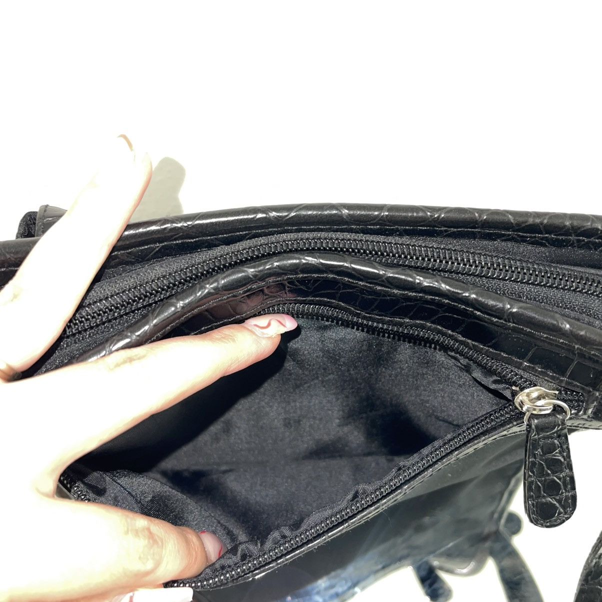 Other Vintage Y2K Black Faux Leather Angel Cherub Crossbody Purse Size ONE SIZE - 11 Thumbnail
