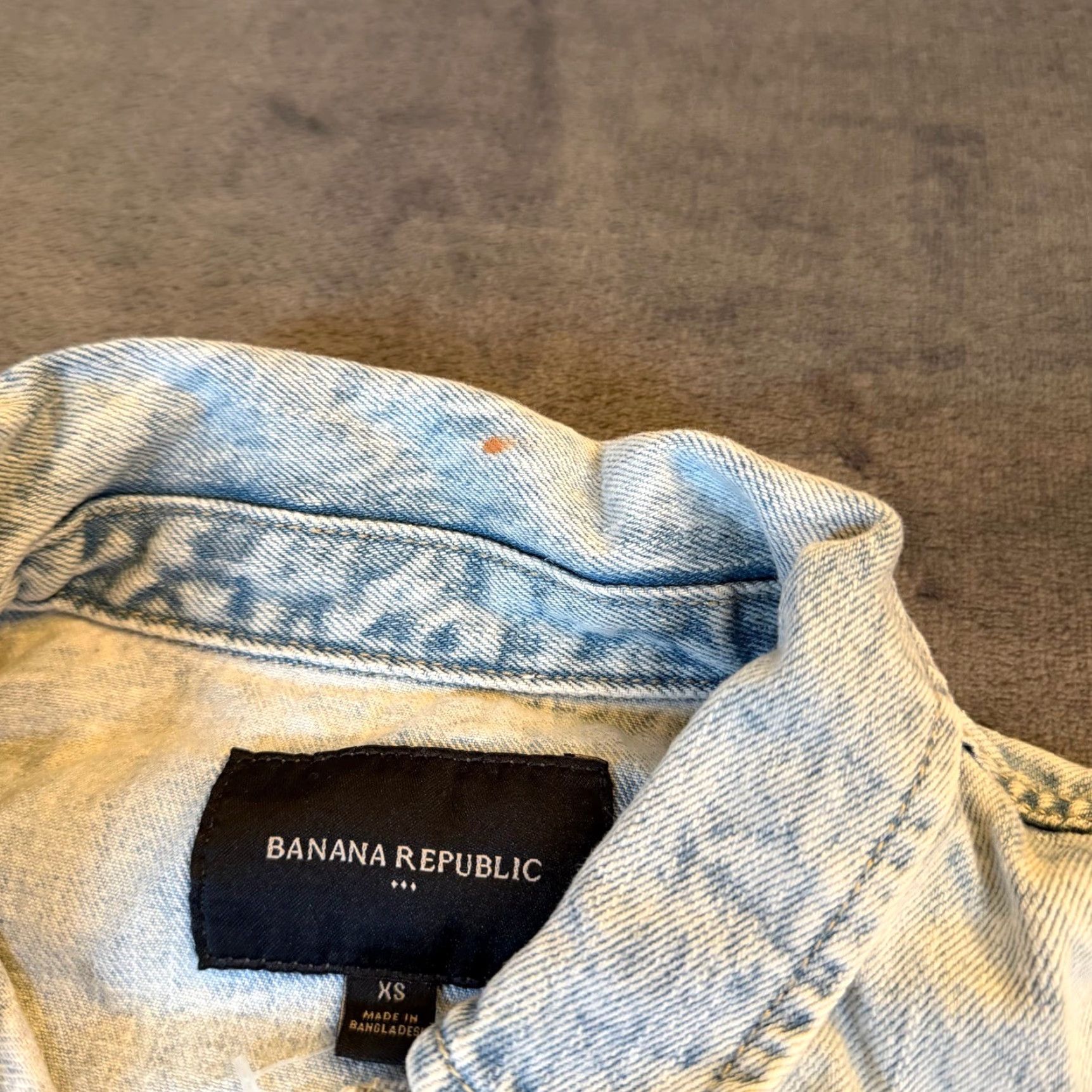 Banana Republic VINTAGE Banana Republic Denim Jacket Womens XS Acid Wash Distressed Trucker Light Wash Button Up Short Sleeve Casual Streetwear Size XS / US 0-2 / IT 36-38 - 5 Thumbnail