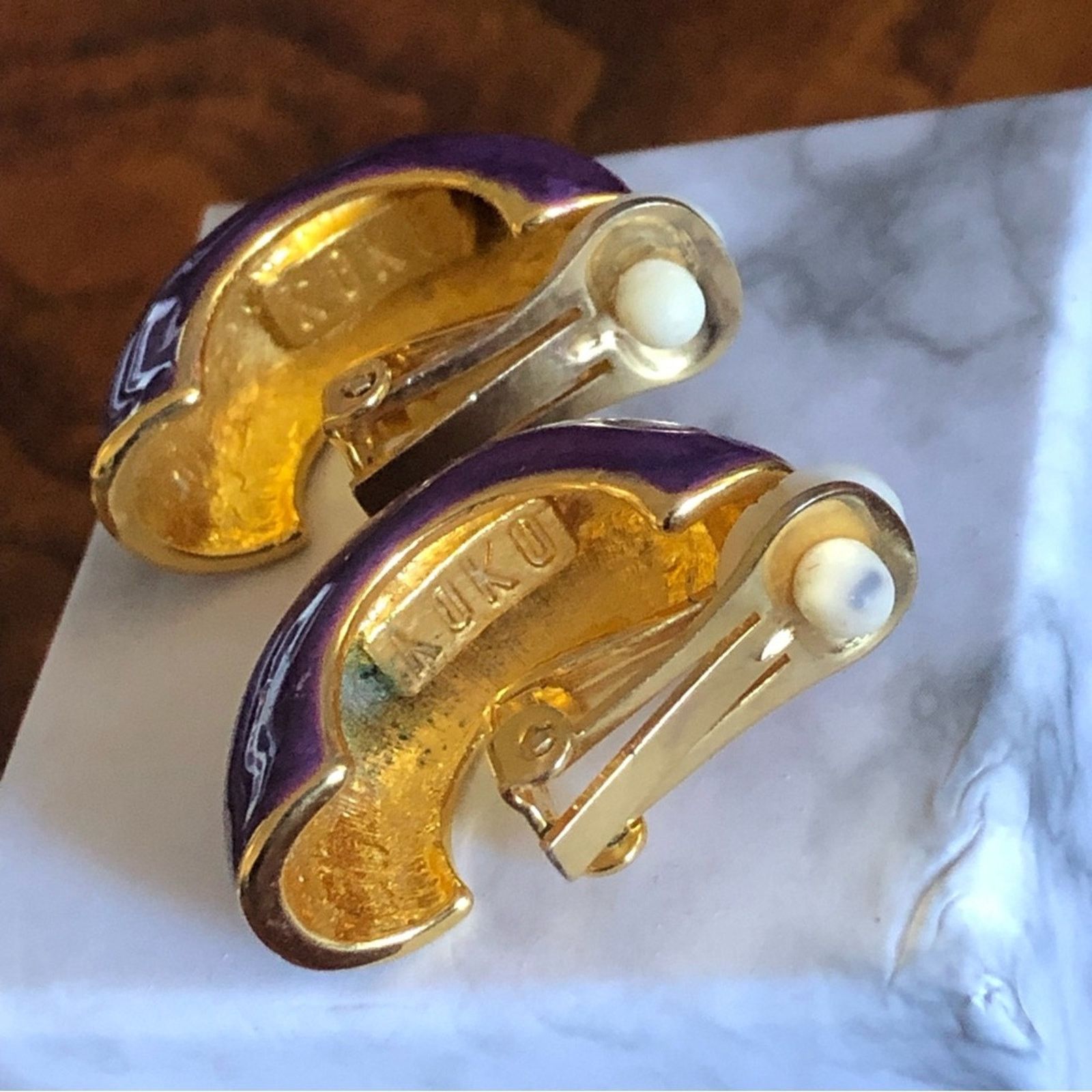 Vintage Vintage KOKO signed purple swirl enamel clip on earrings Size ONE SIZE - 8 Thumbnail