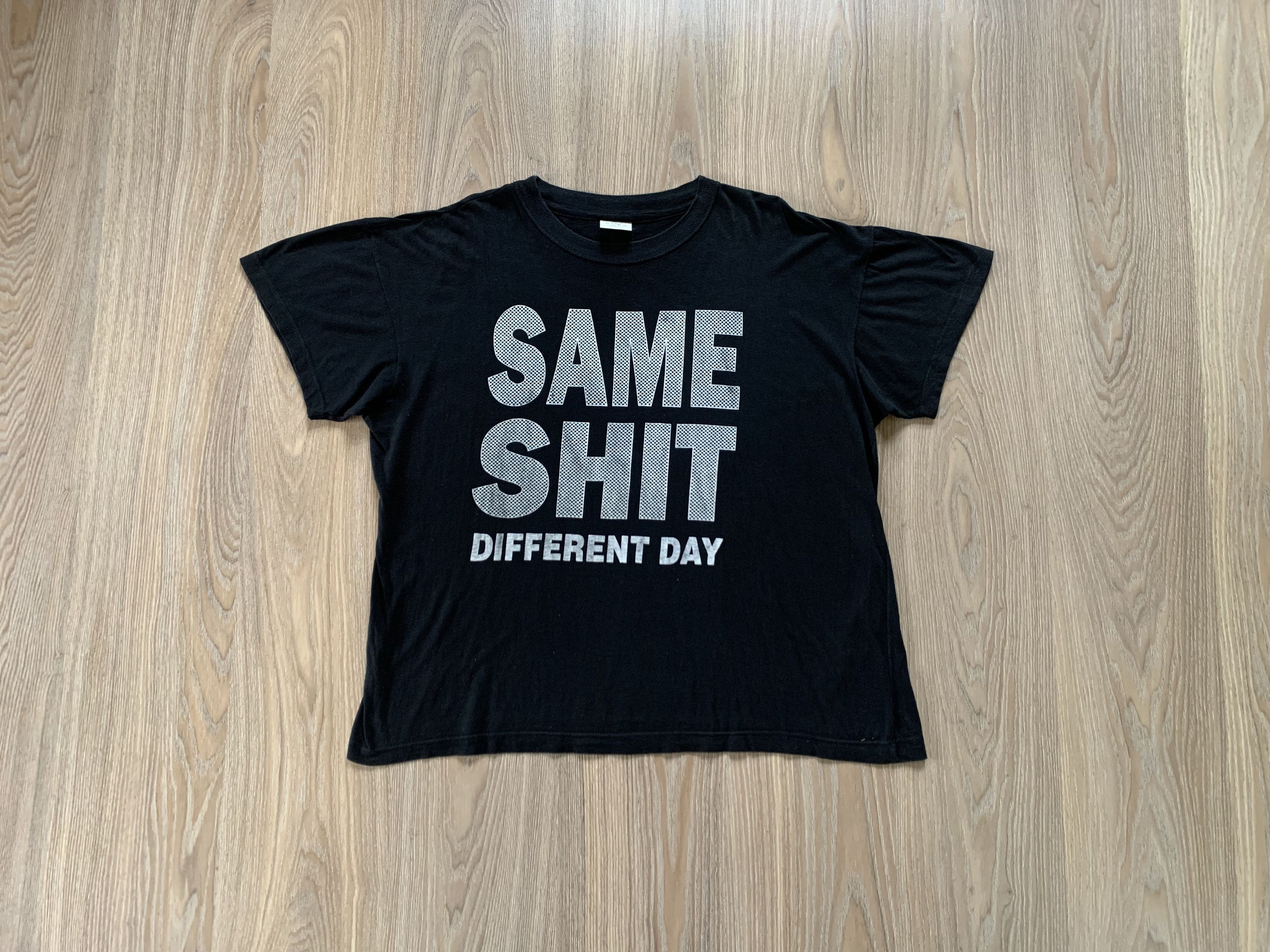 Vintage Rare Vintage Same Shit Different Day Black T Shirt Size US XL / EU 56 / 4 - 1 Thumbnail