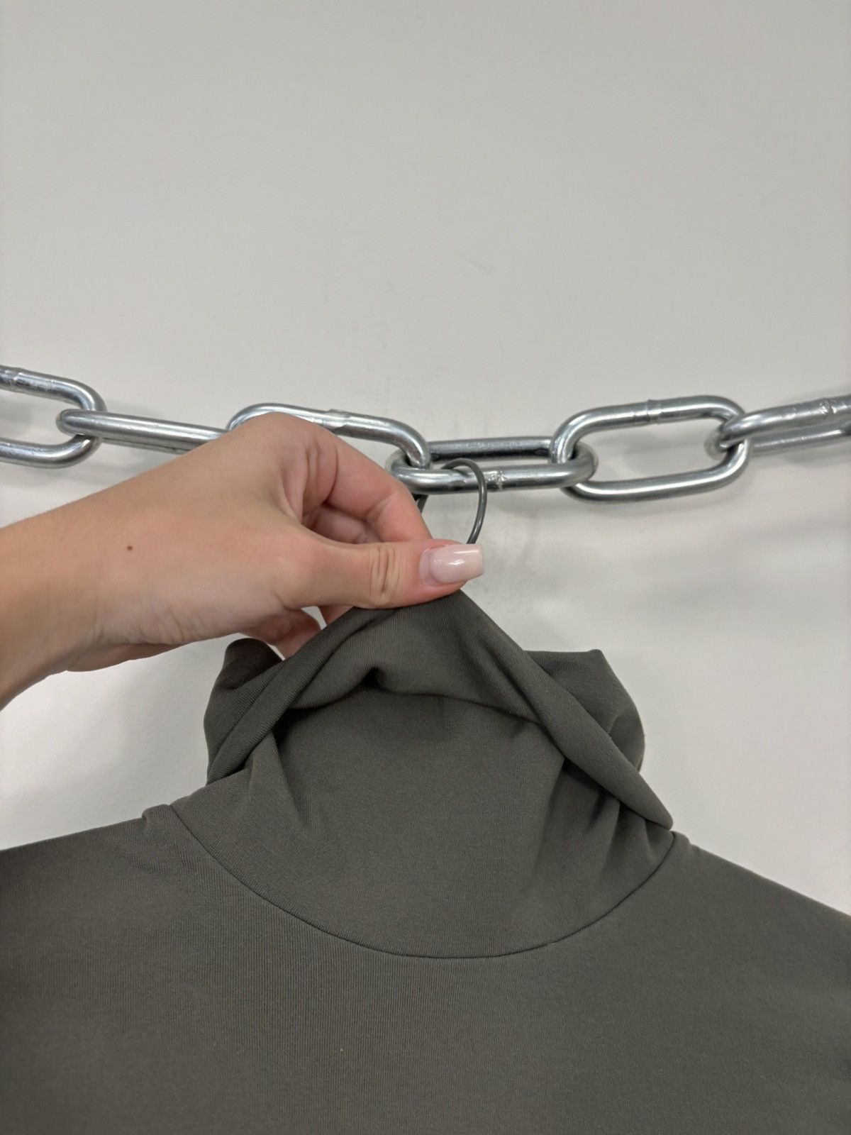 Max Mara Max Mara Women’s Italian Luxury Slim Nylon Turtleneck Top Size M / US 6-8 / IT 42-44 - 9 Thumbnail