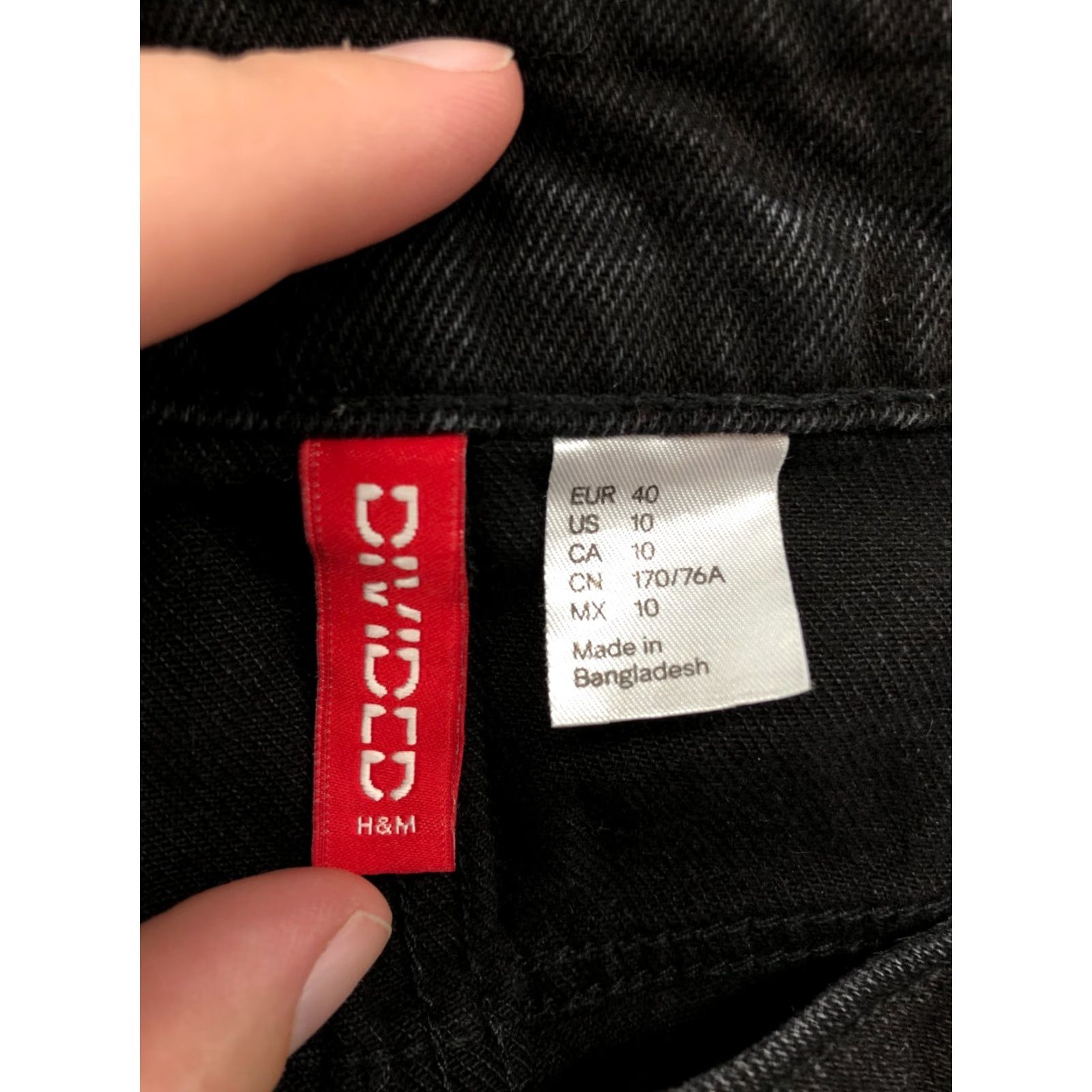 Denime Divided Denim Cut-Off Shorts Womens Size 10 Mid Rise Dark Black Wash Denim Jean Size 32" / US 10 / IT 46 - 7 Thumbnail