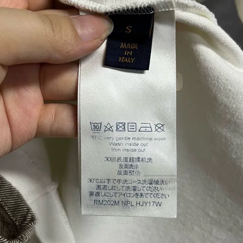 Louis Vuitton Louis Vuitton White featured printed embroidered short sle Size US S / EU 44-46 / 1 - 4 Thumbnail
