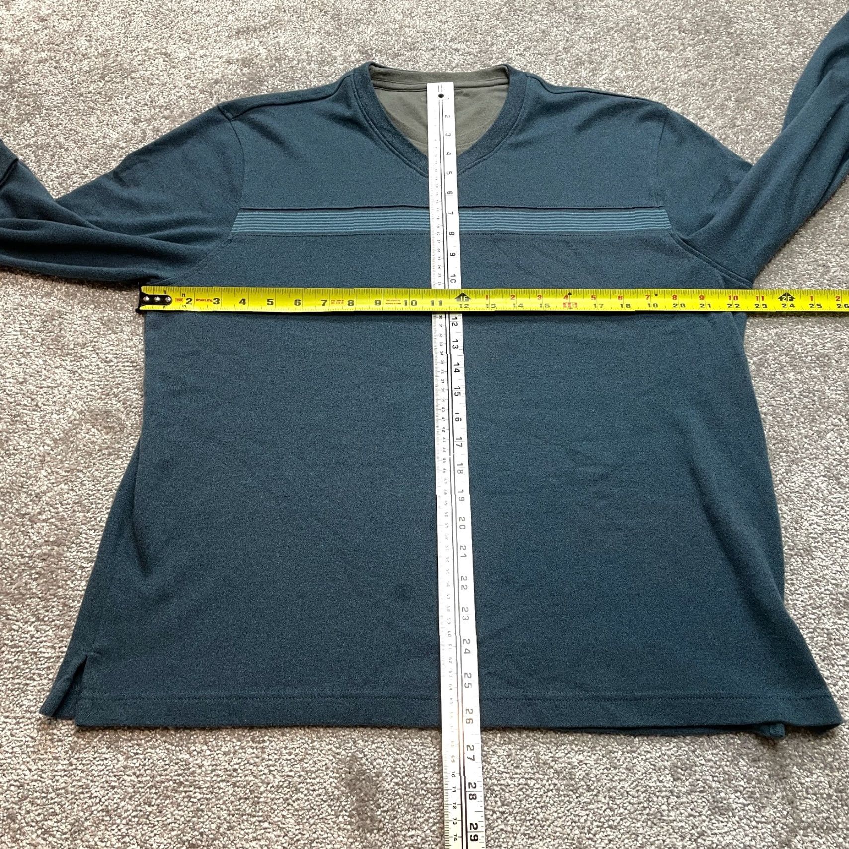 Van Heusen Van Heusen Shirt Mens L Blue Cotton Long Sleeve Tee with Gray Lining Logo V-Neck Size US L / EU 52-54 / 3 - 5 Thumbnail