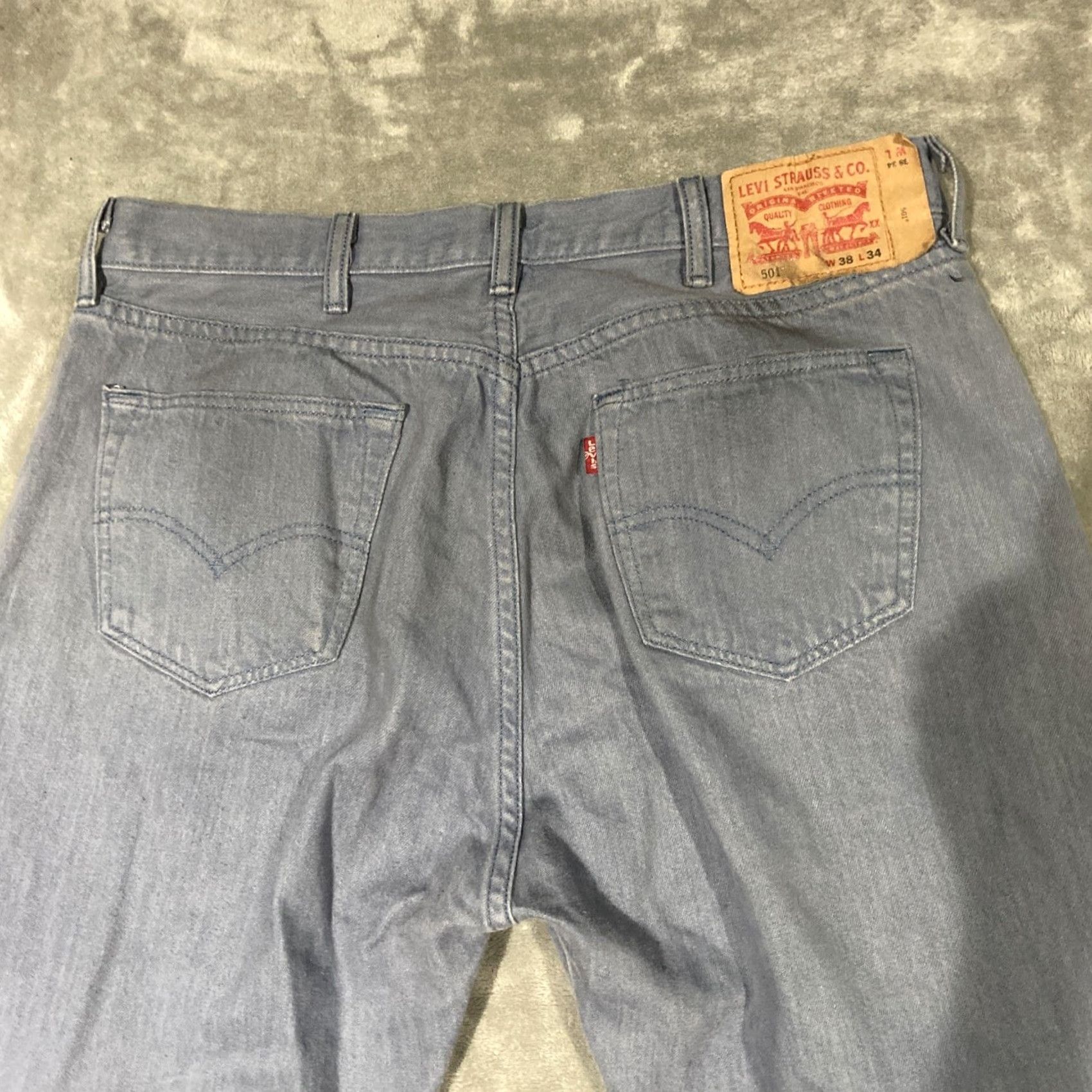 Levi's Levi's 501 Jeans Button Fly Mens Size 34x31 Blue Medium Wash Straight Leg Regular Fit Denim 100% Cotton Classic Vintage? Size US 38 / EU 54 - 7 Thumbnail