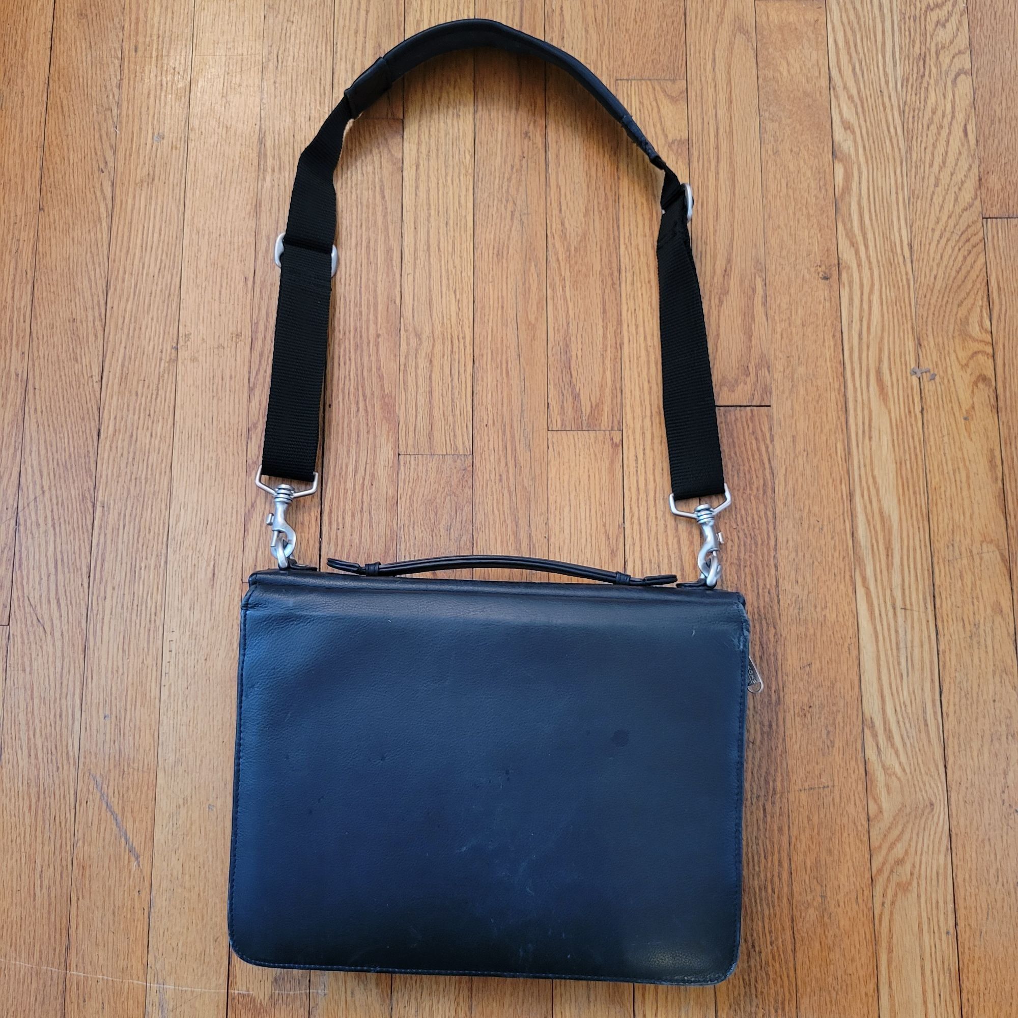 Wilsons Leather Wilsons Black Leather Business Portfolio Adjustable Shoulder Size ONE SIZE - 22 Thumbnail