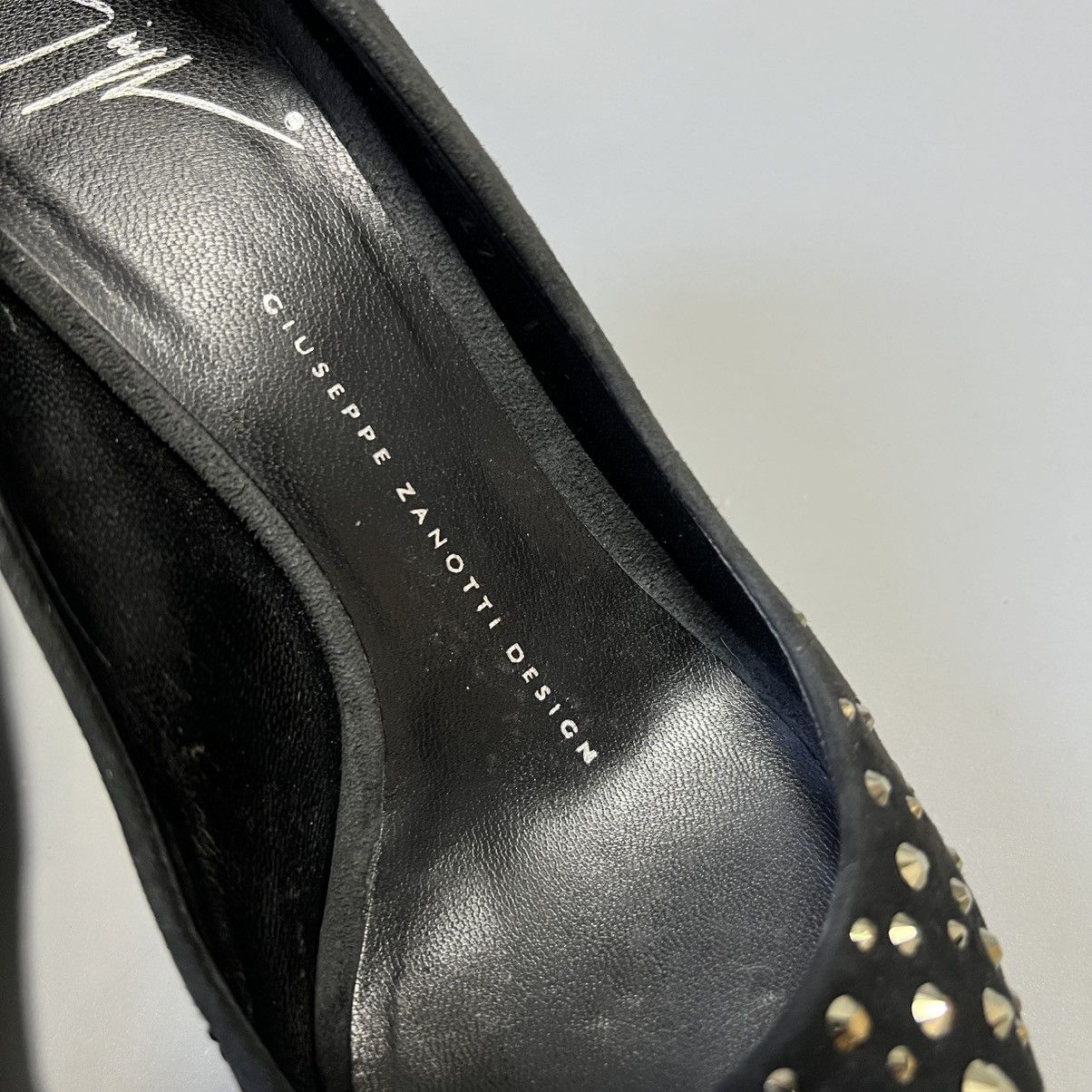 Giuseppe Zanotti Giuseppe Zanotti Black Suede Studded Pumps Size US 6.5 / IT 36.5 - 8 Thumbnail