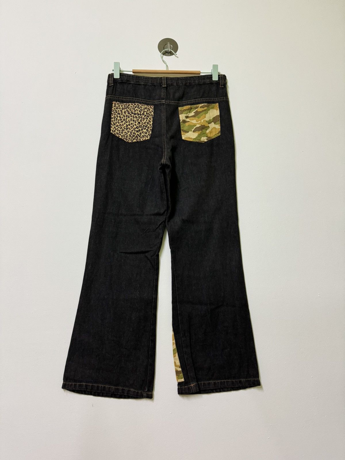 Japanese Brand Flare Double Knee Camouflage Custom Distressed Denim Size US 27 - 2 Thumbnail