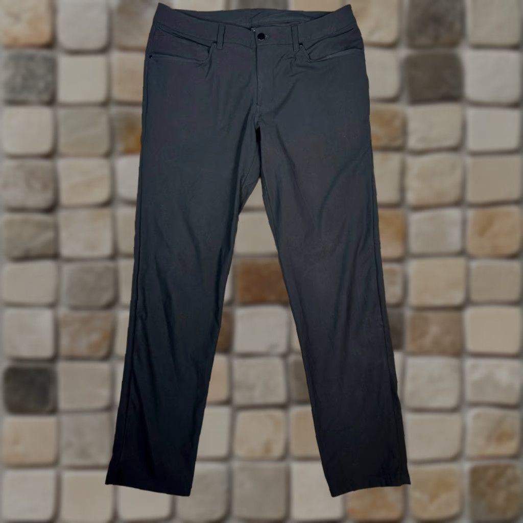 Lululemon ABC Pants Men 36 Black Chino Stretch Classic Fit Mid Rise Straight Leg 5-Pocket Design Flat Front