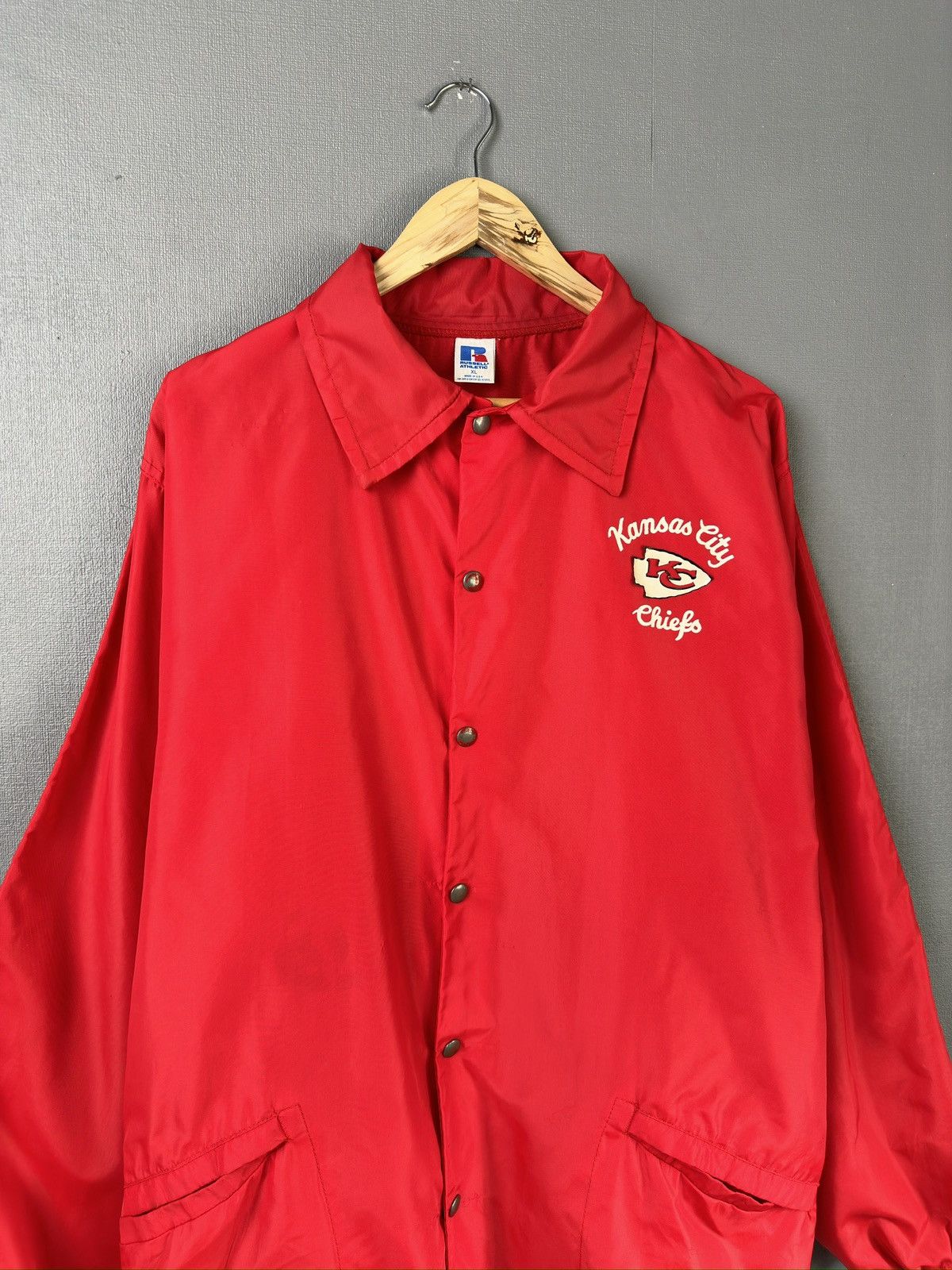 Russell Athletic Vintage Russel Athletic Kansas City Chiefs Coach Jacket Size US XL / EU 56 / 4 - 4 Thumbnail