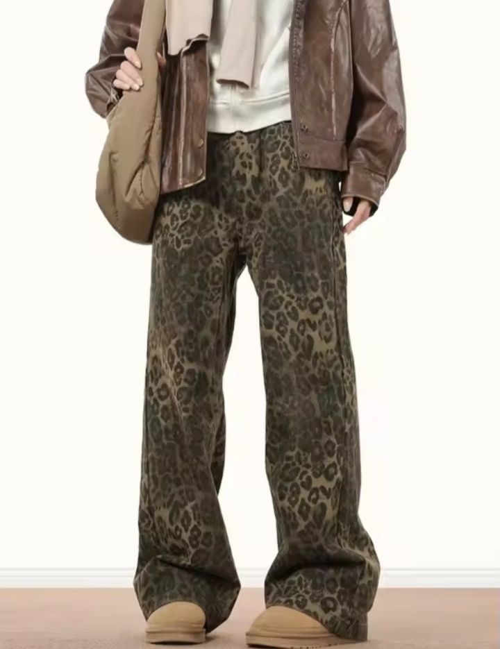 Japanese Brand Leapord Printed Denim Pants Size US 32 / EU 48 - 2 Thumbnail