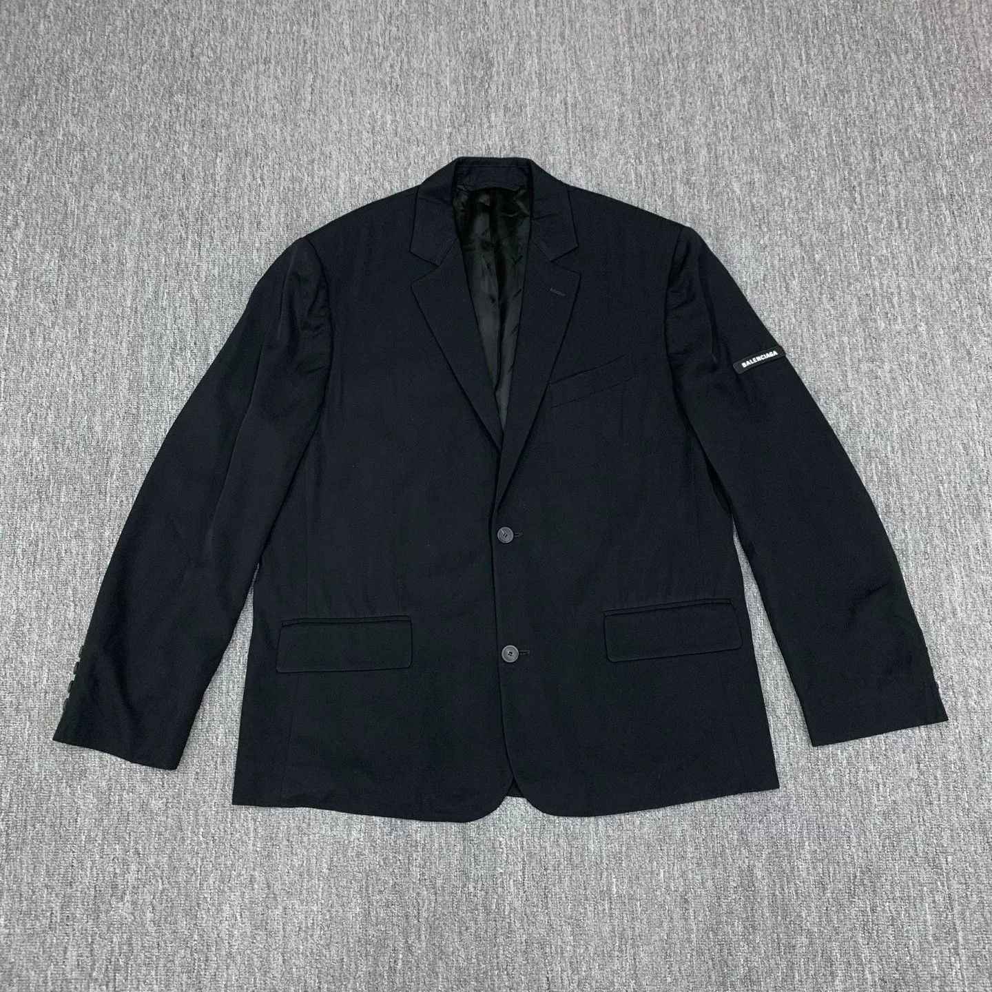 Balenciaga Balenciaga Black Sleeve Badge Blazer Size US S / EU 44-46 / 1 - 1 Thumbnail