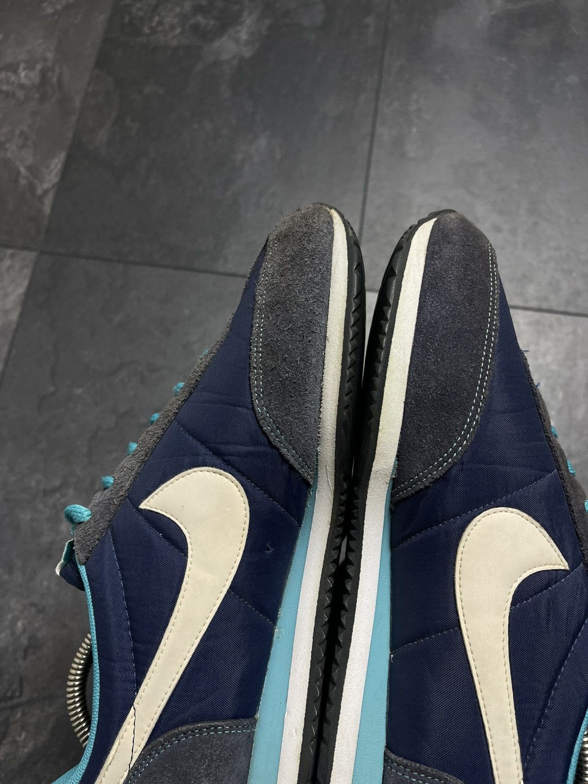 Streetwear Nike vintage low top 90s sneakers Size US 7 / EU 40 - 12 Thumbnail