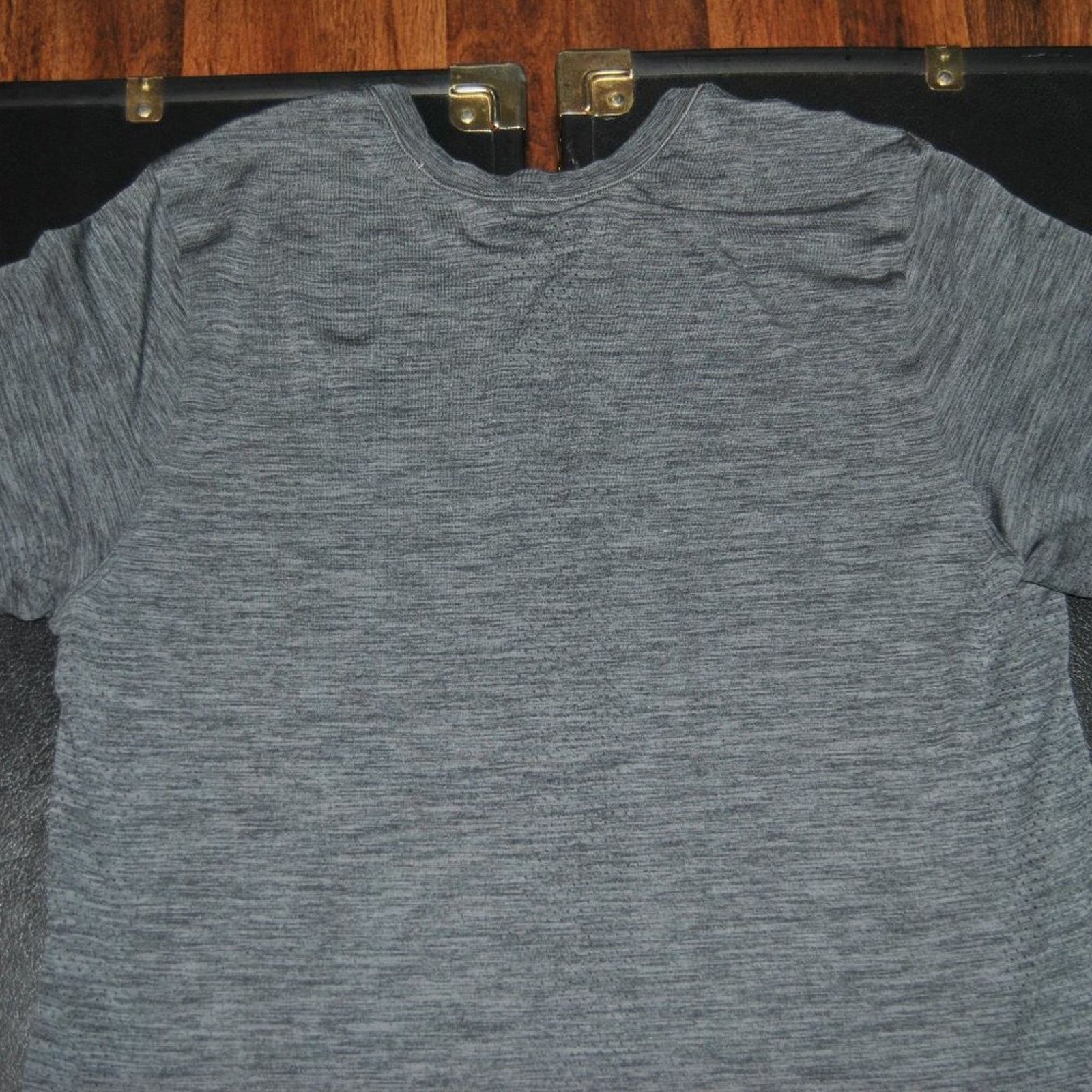 Lululemon Lululemon Gray Short Sleeve Shirt Get Outside Get Sweaty Size US L / EU 52-54 / 3 - 6 Thumbnail