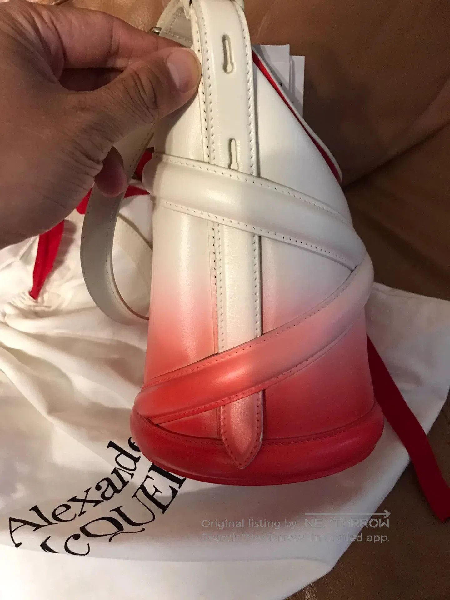 Alexander McQueen Alexander McQueen Gradient Leather Bucket Bag. Size ONE SIZE - 3 Thumbnail