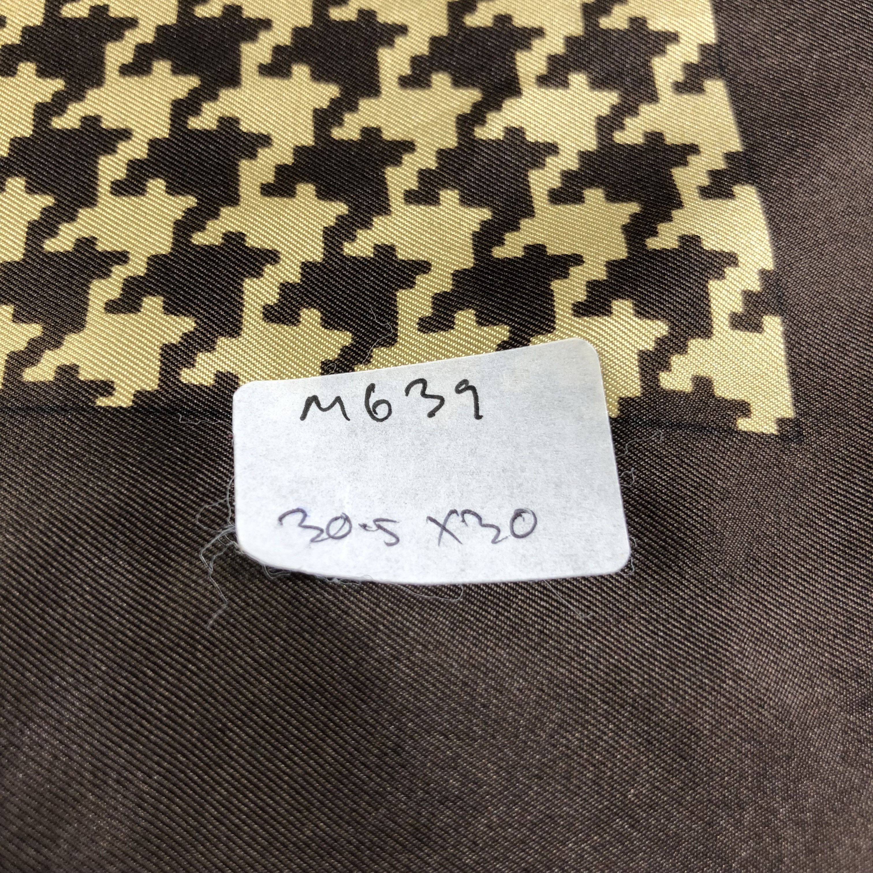 Japanese Brand Vintage Luxury Houndstooth Hand Rolled Silk Scarf M639 Size ONE SIZE - 5 Thumbnail