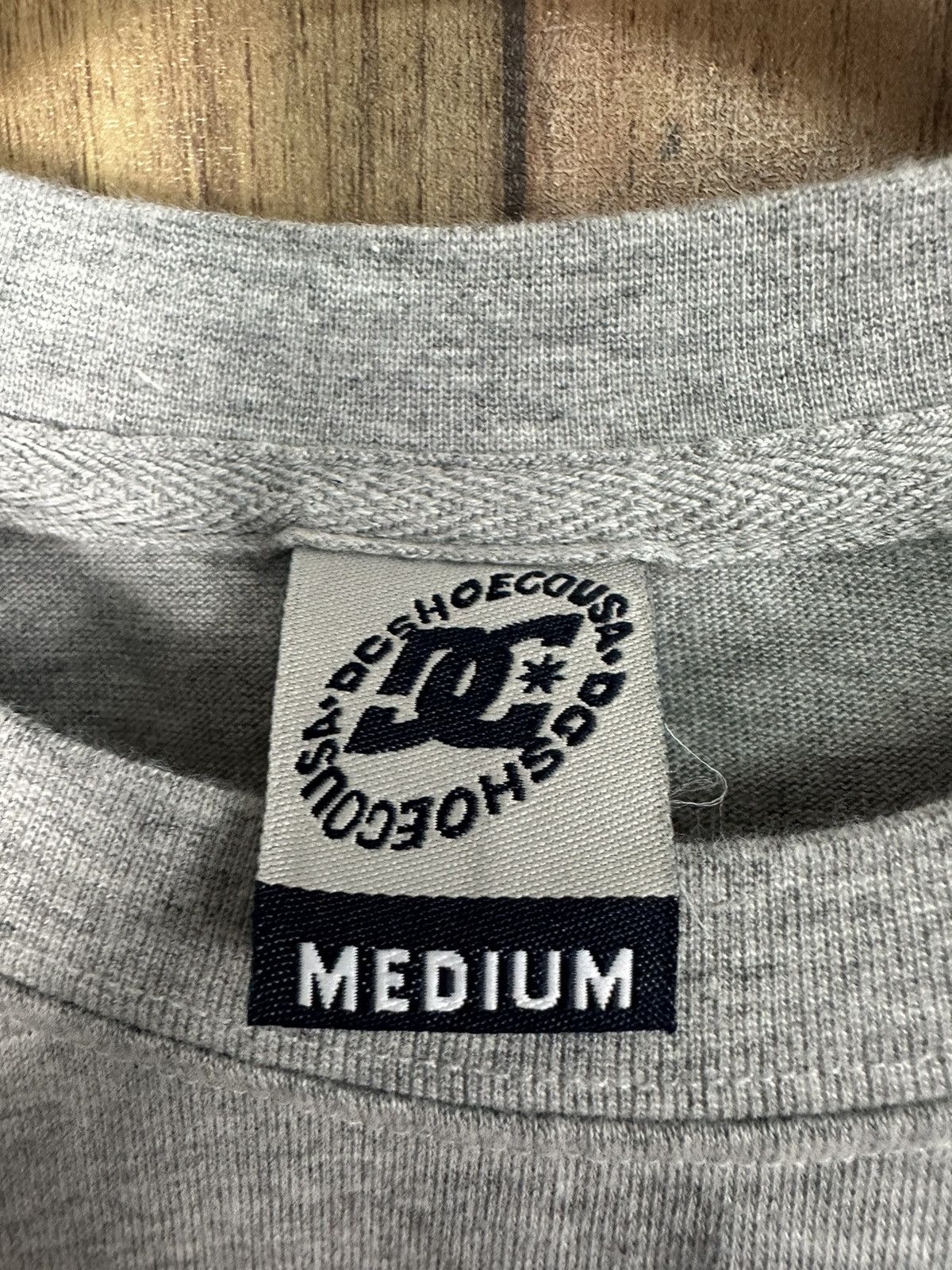 DC Vintage Dc Shoe Co Usa Spellout Tshirt A393 Size US M / EU 48-50 / 2 - 7 Thumbnail