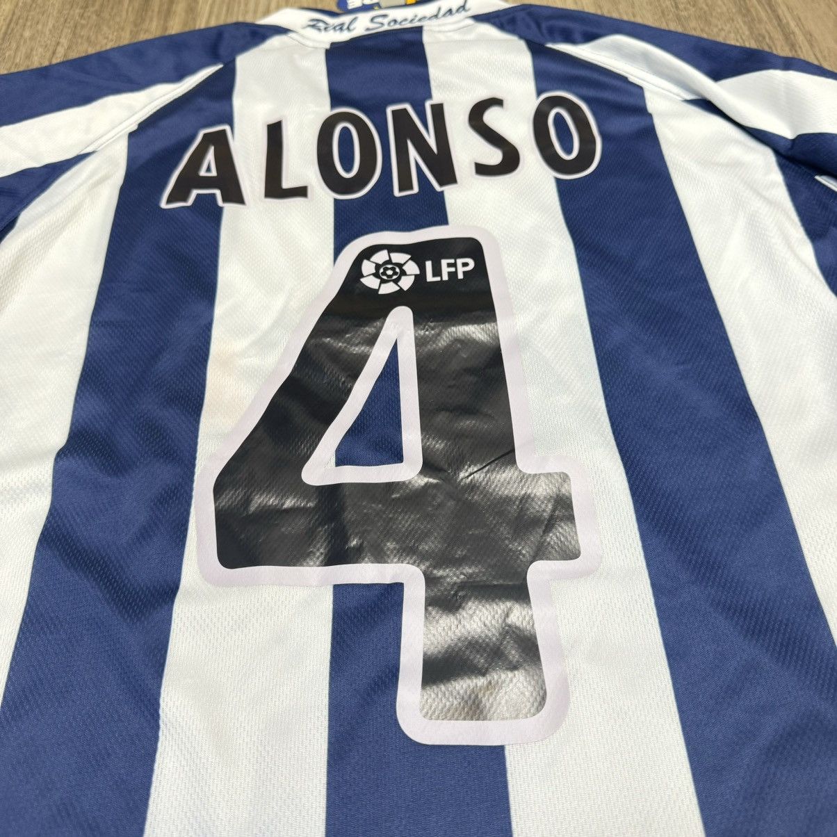 Sports Specialties Real sociedad 03/04 home shirt #4 Alonso (bnwt) Size US L / EU 52-54 / 3 - 4 Thumbnail