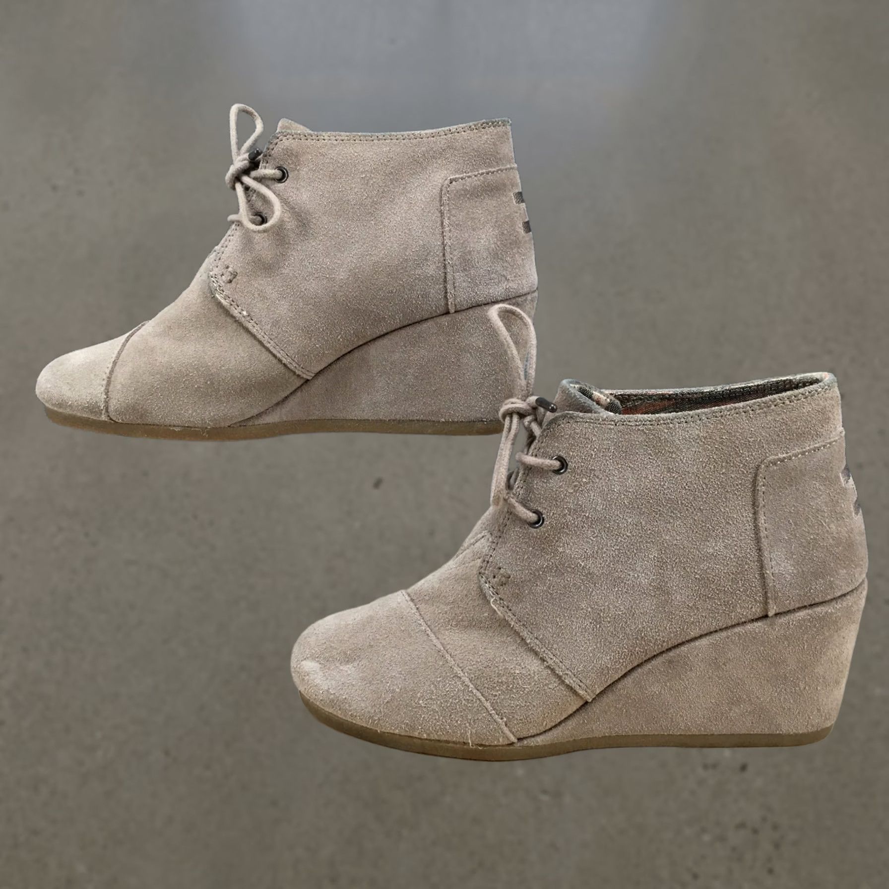 Toms Toms Boots Womens 9 Desert Brown Lace Up Ankle Wedge Heels Comfort Desert Boots Womens 9 Brown Slips User? Size M / US 6-8 / IT 42-44 - 1 Thumbnail