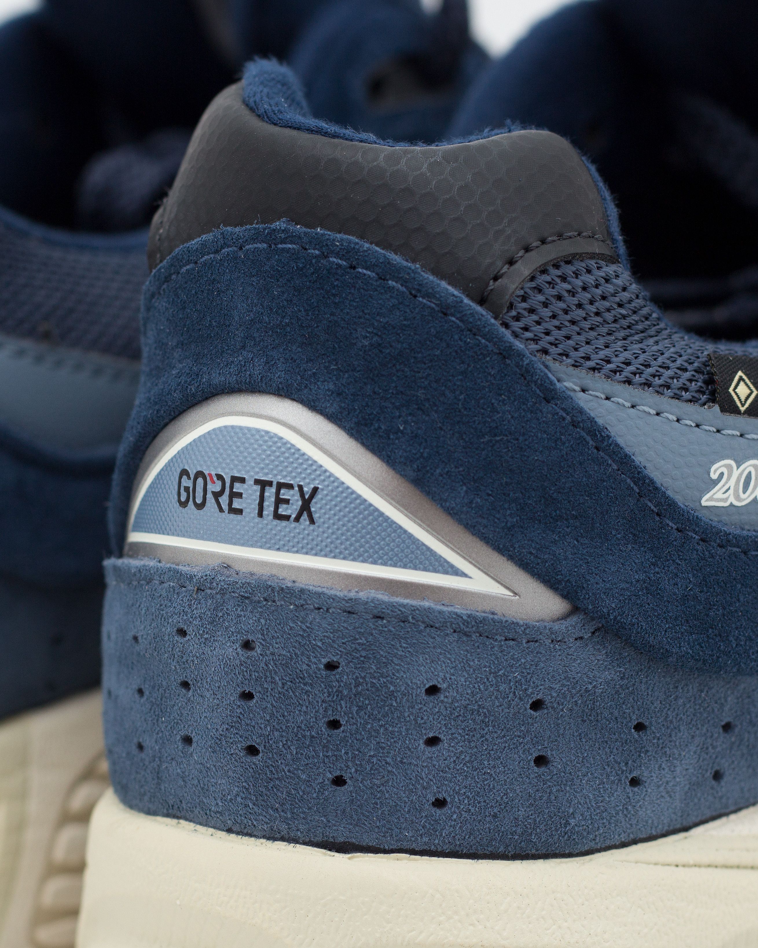 New Balance 2002r GoreTex Vintage Navy M2002RXF Size US 8.5 / EU 41-42 - 12 Thumbnail