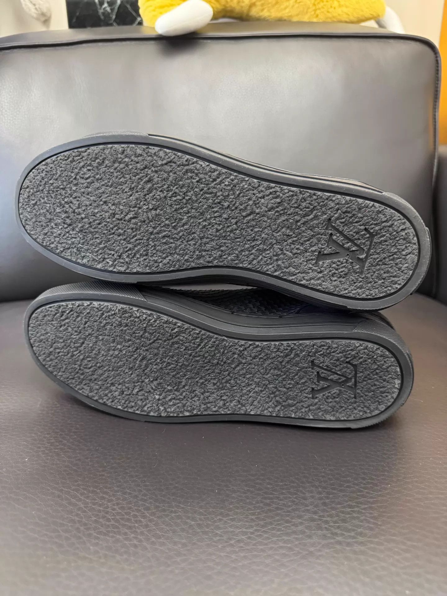 Louis Vuitton LV Black Python High-Top Sneaker Size 40 (New, Minor Wear) Size US 7 / EU 40 - 7 Thumbnail