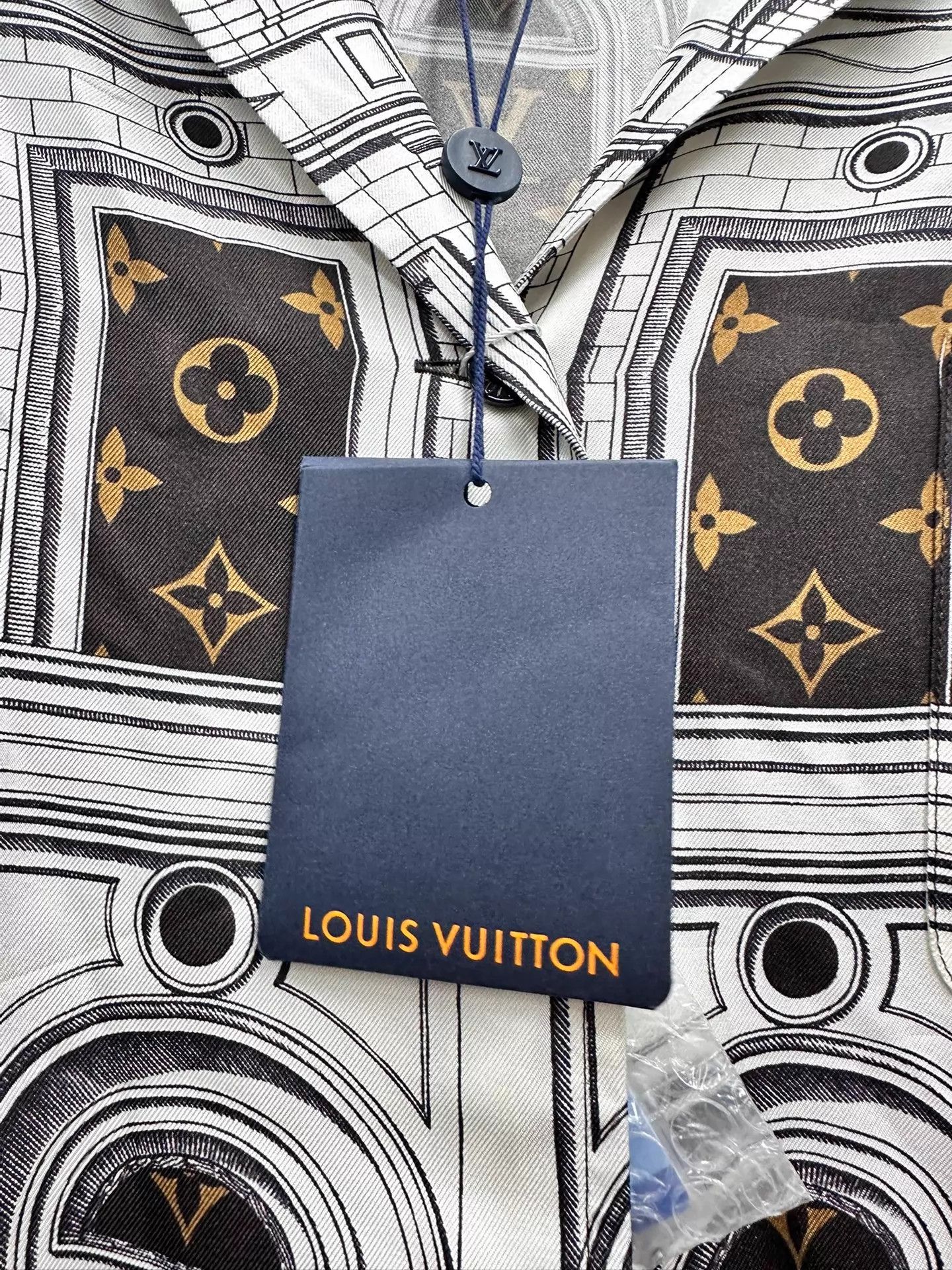 Louis Vuitton Louis Vuitton All Over Print Shirt 36 New With Tags Size XS / US 0-2 / IT 36-38 - 5 Thumbnail